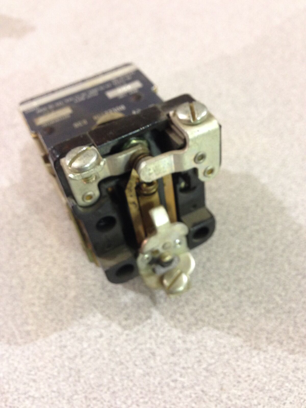 USED ALLEN-BRADLEY PRESSURE CONTROL SWITCH 836-A101X1 SERIES A (D14)