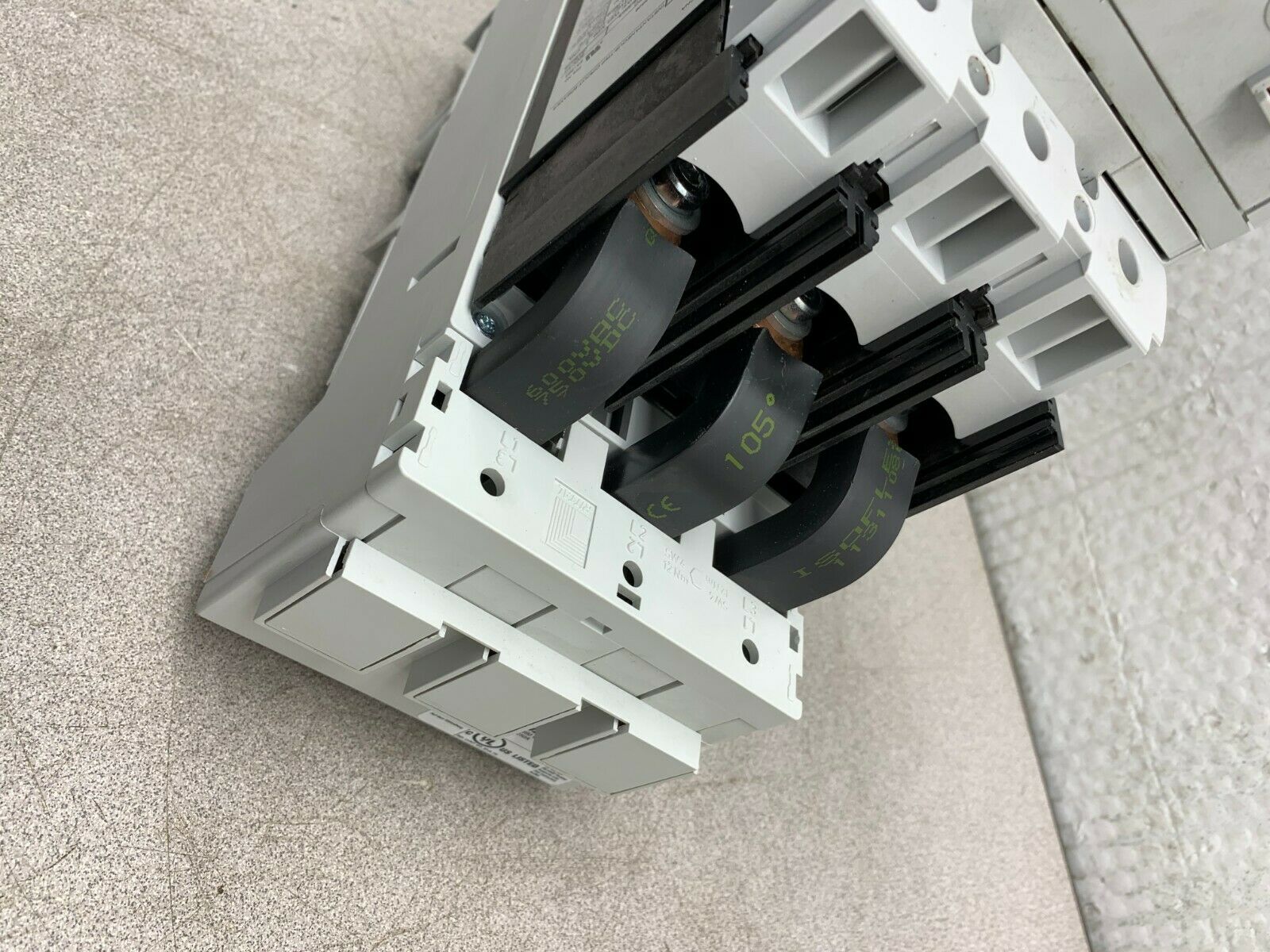 NEW EATON MOELLER 125AMP BREAKER WITH SYNCHRONIZED REMOTE OPERATOR NZM 2-XR