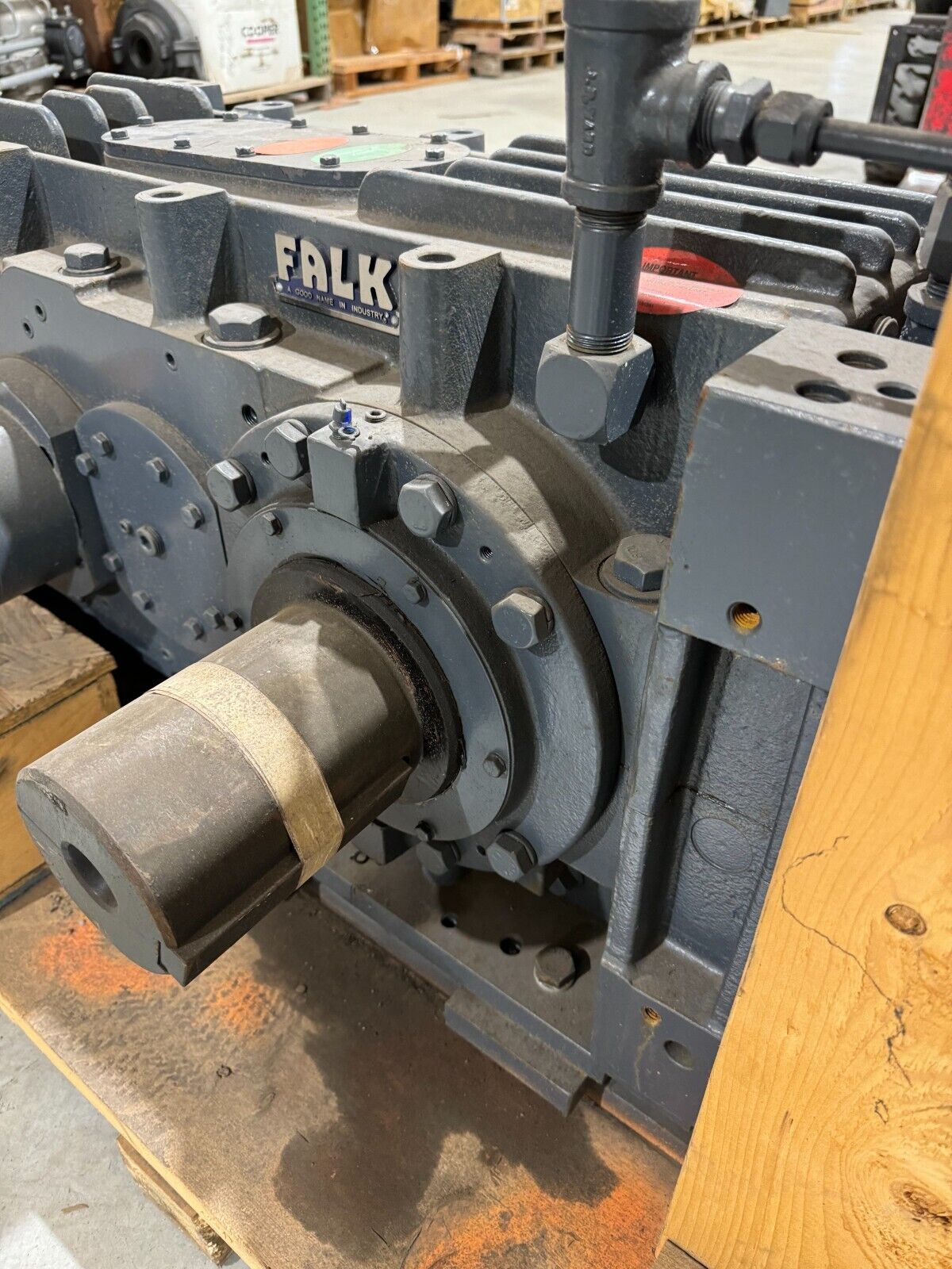 NEW FALK V-CLASS ENCLOSED GEAR DRIVE REDUCER 14.34 RATIO M117VPC2