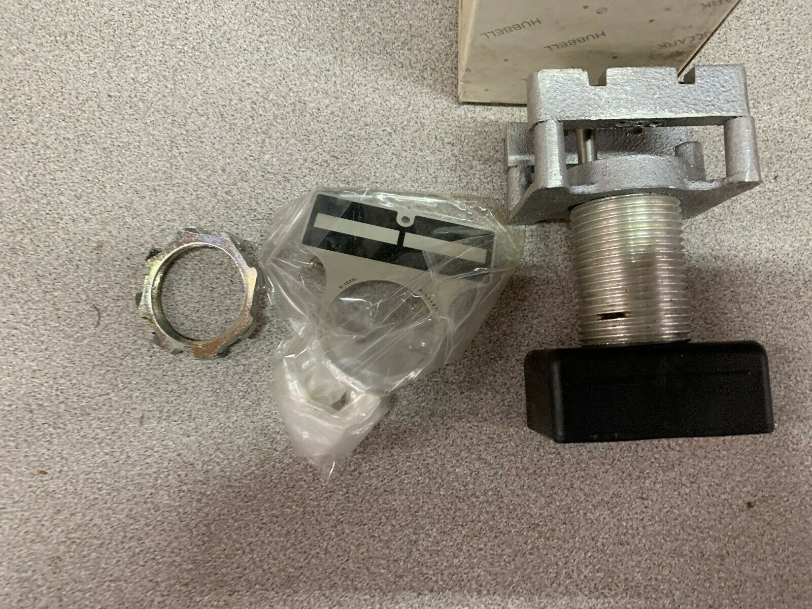 NEW IN BOX HUBBELL PART G0R11-GR00