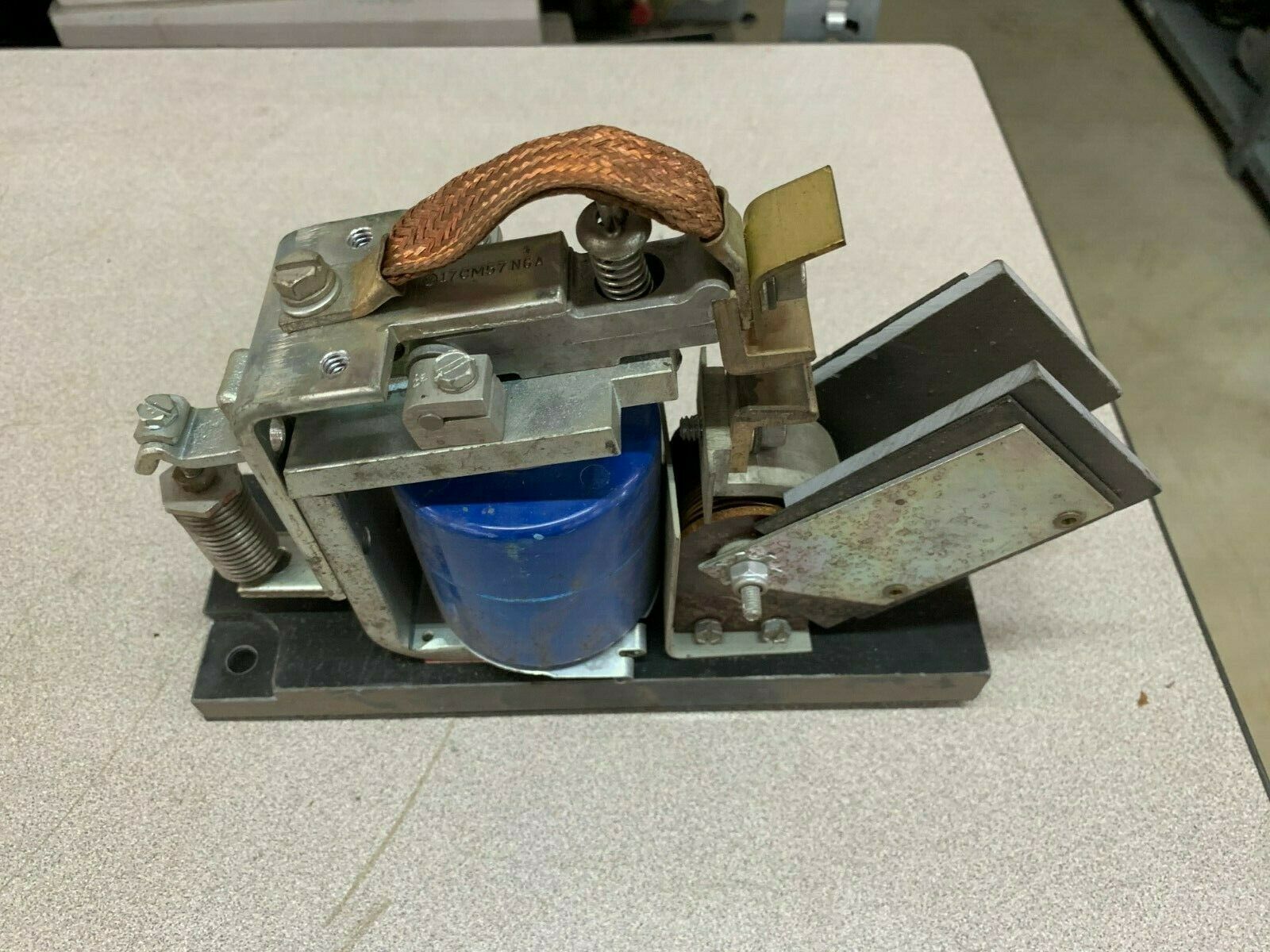 NEW NO BOX GENERAL ELECTRIC CONTACTOR 17CM57NGA