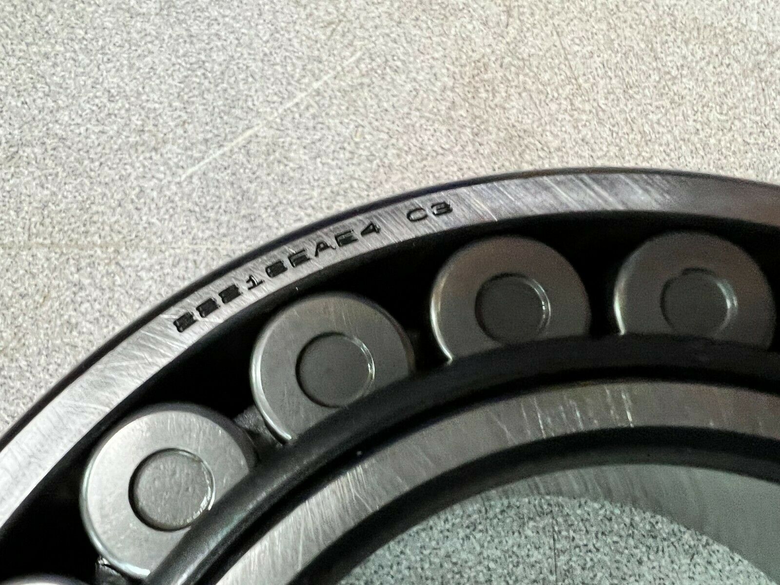 NEW IN BOX NSK ROLLER BEARING 22216EAE4C3