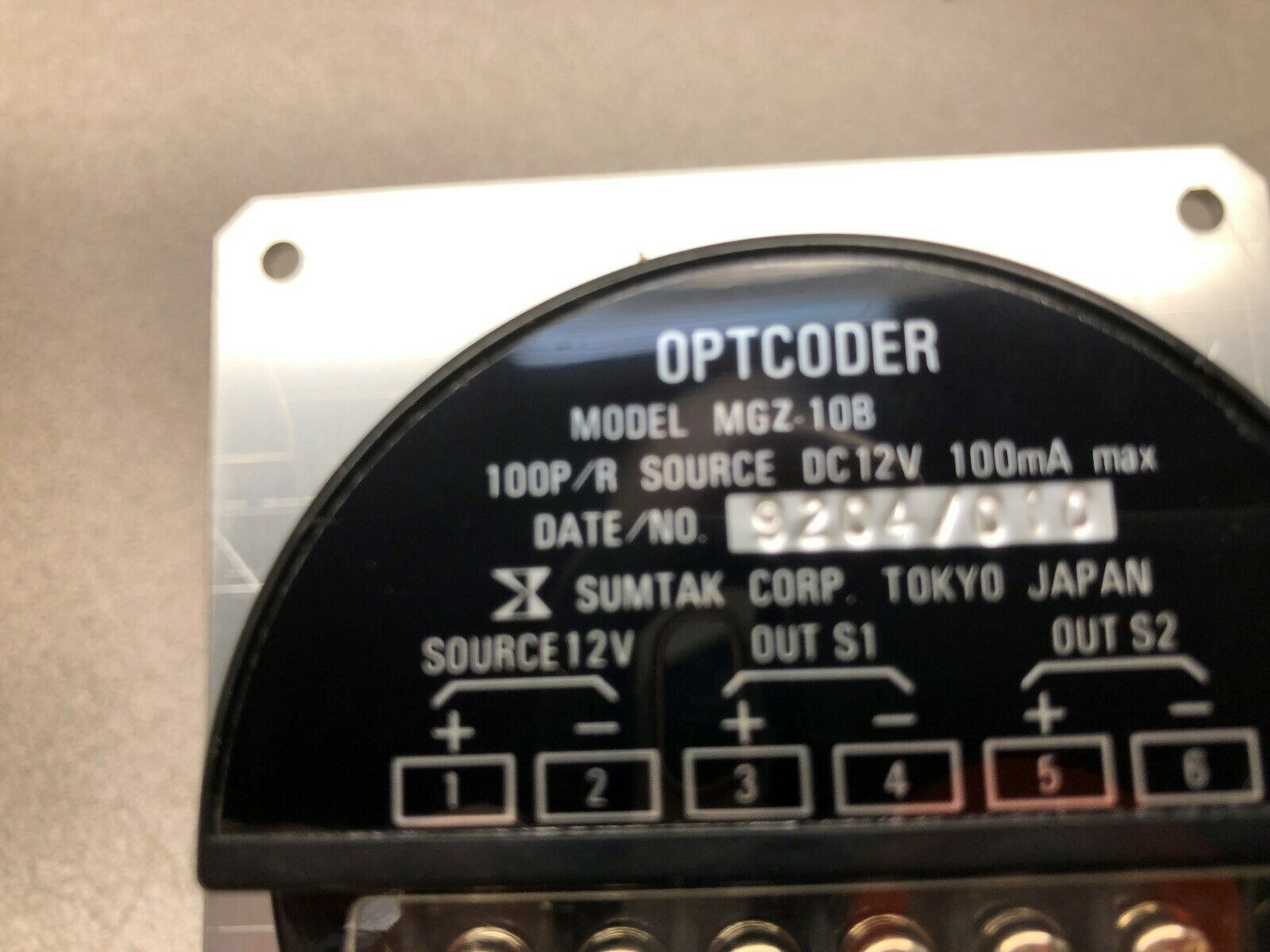 NEW IN BOX YASNAC 12 VDC 100 MA 100 PULSE / REV. OPTICODER MGZ-10B