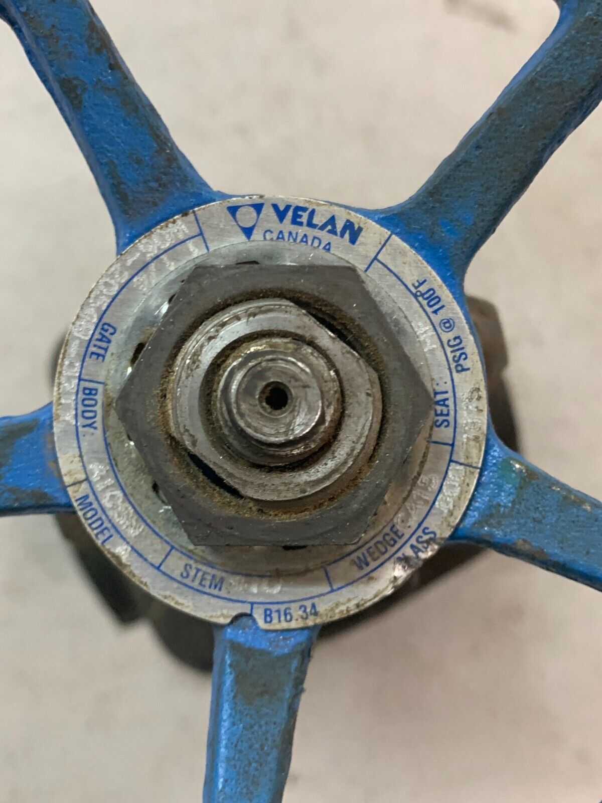 NEW NO BOX VELAN 800 1-1/4" GATE VALVE B16.34 MODEL A