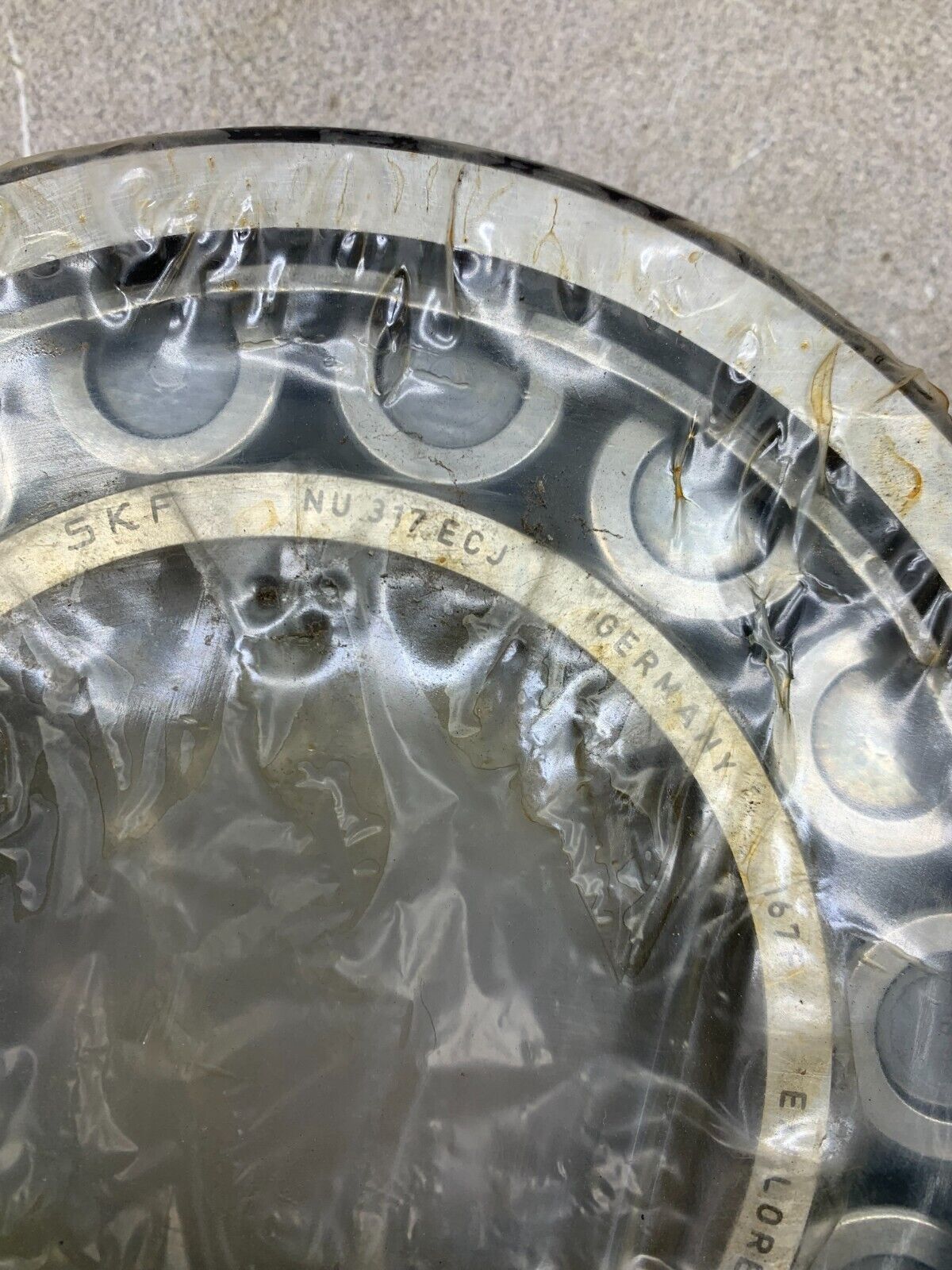 NEW IN BOX SKF NU317ECJ CYLINDRICAL ROLLER BEARING NU 317 ECJ