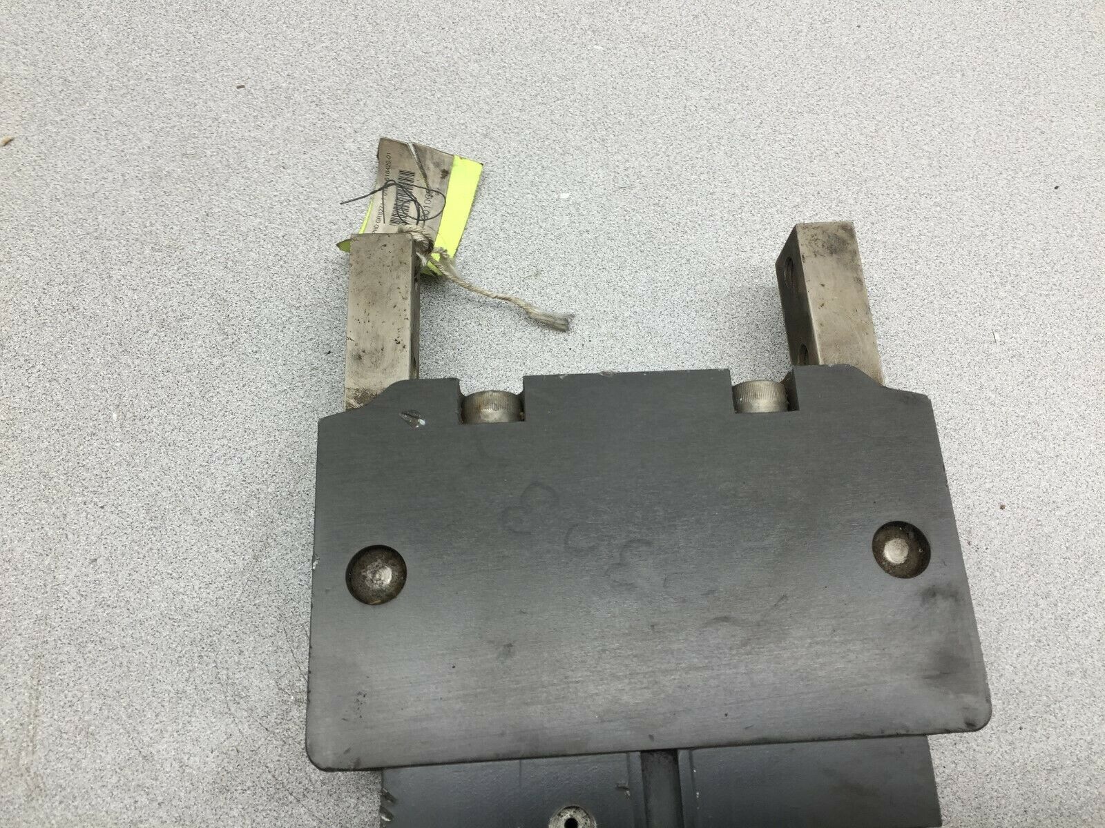 NEW NO BOX PHD LARGE PNUMATIC ANGULAR GRIPPER GRB271-1-0101