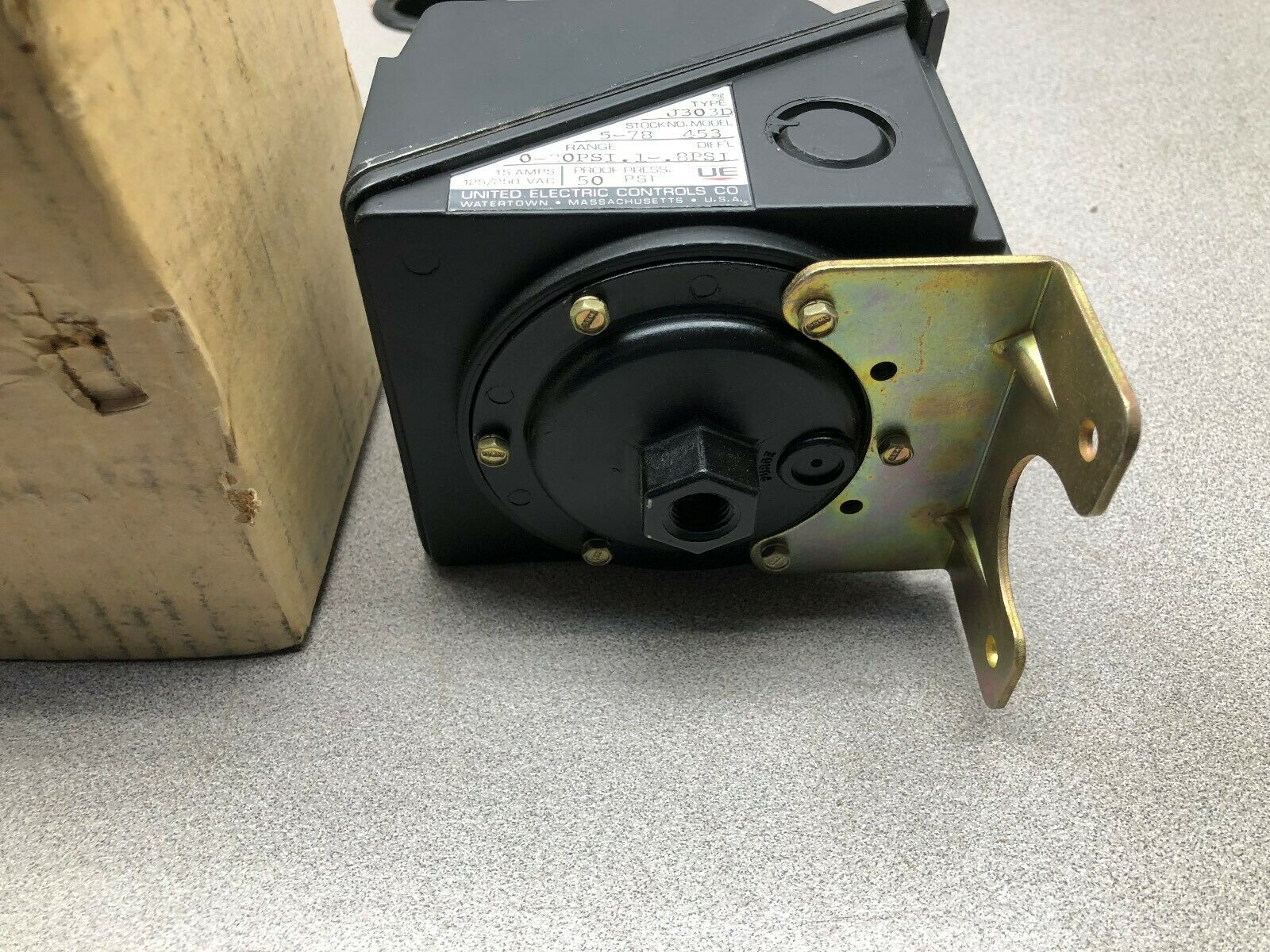 NEW IN BOX UNITED ELECTRIC CONTROLS J303D 0-20 PSI PRESSURE SWITCH 5-78 453