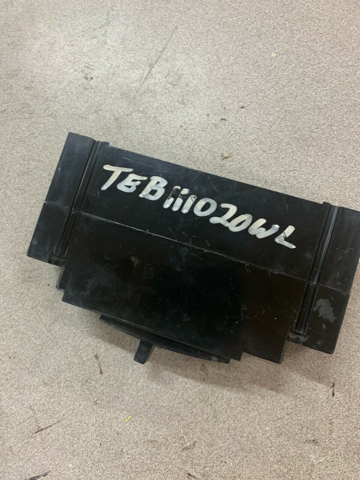 NEW NO BOX GENERAL ELECTRIC 20AMP 1 POLE CIRCUIT BREAKER TEB111020WL