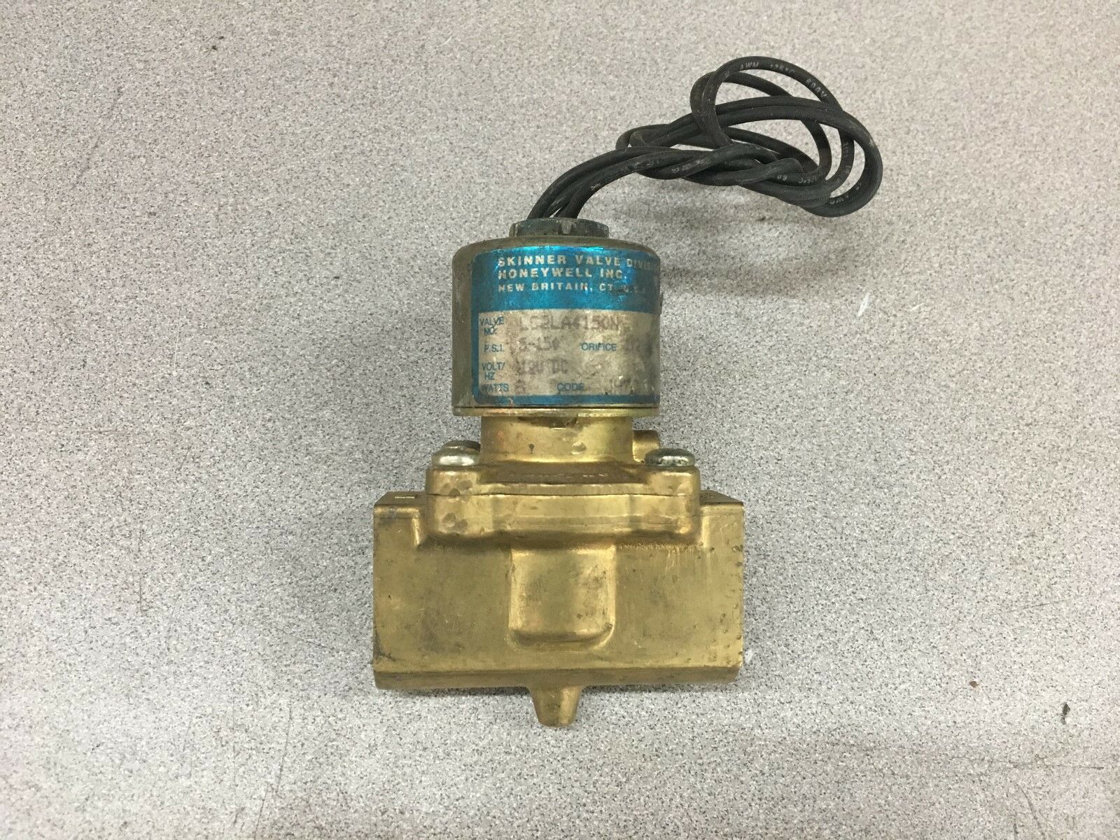 USED SKINNER SOLENOID VALVE LC2LA4150N