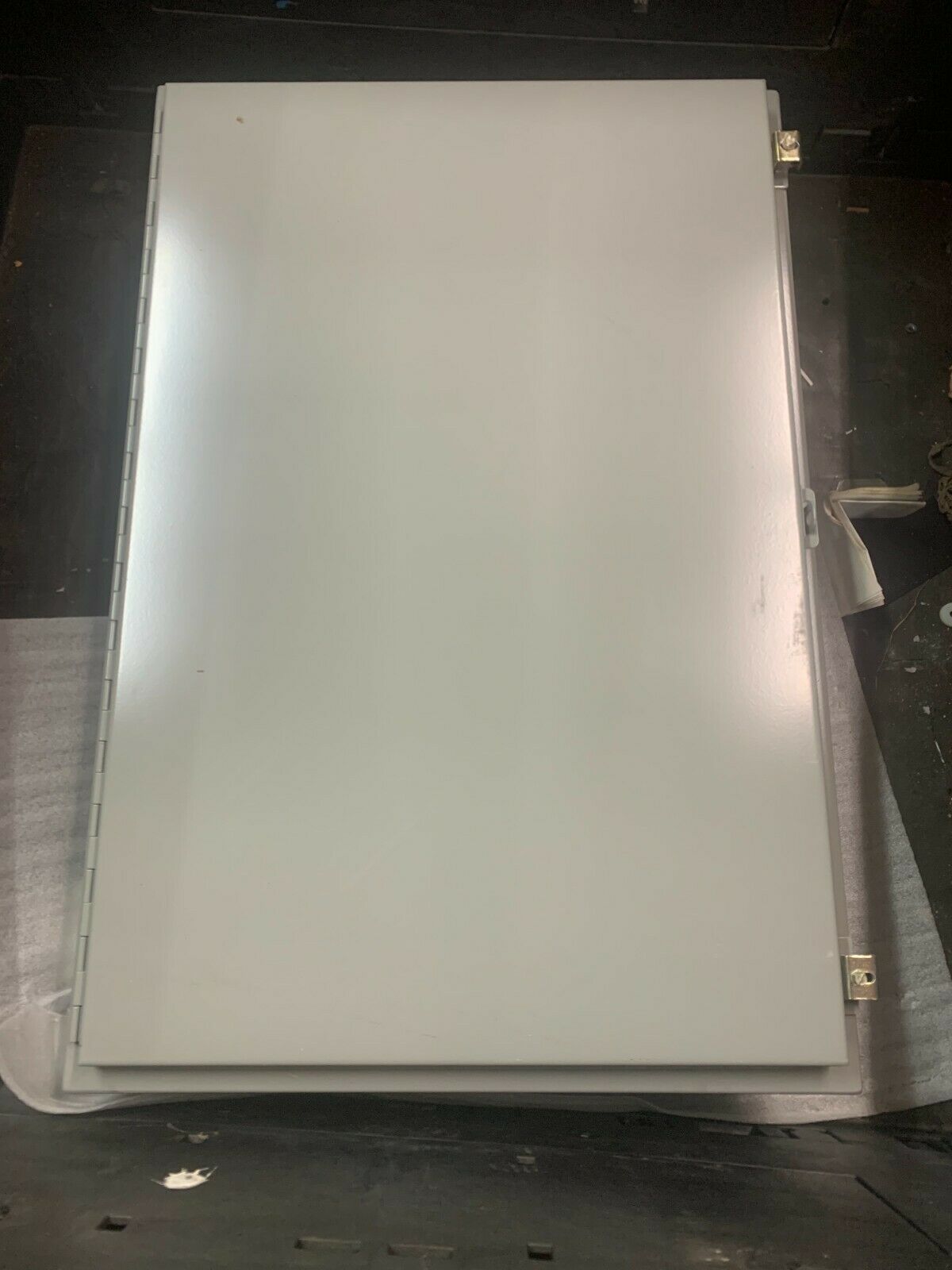 NEW NO BOX HUBBELL WIEGMANN ENCLOSURE N12362408