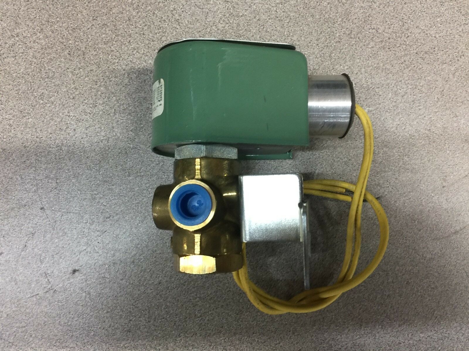 NEW NO BOX ASCO 1/4"NPT 60PSI 24VDC SOLENOID VALVE THT8320B174VMR