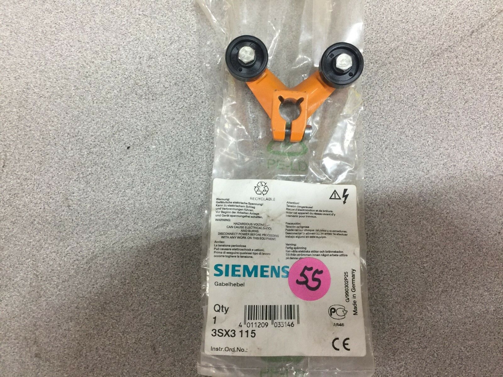 NEW IN ORIGINAL PACKAGING SIEMENS LIMIT SWITCH ROLLER 3SX3 115