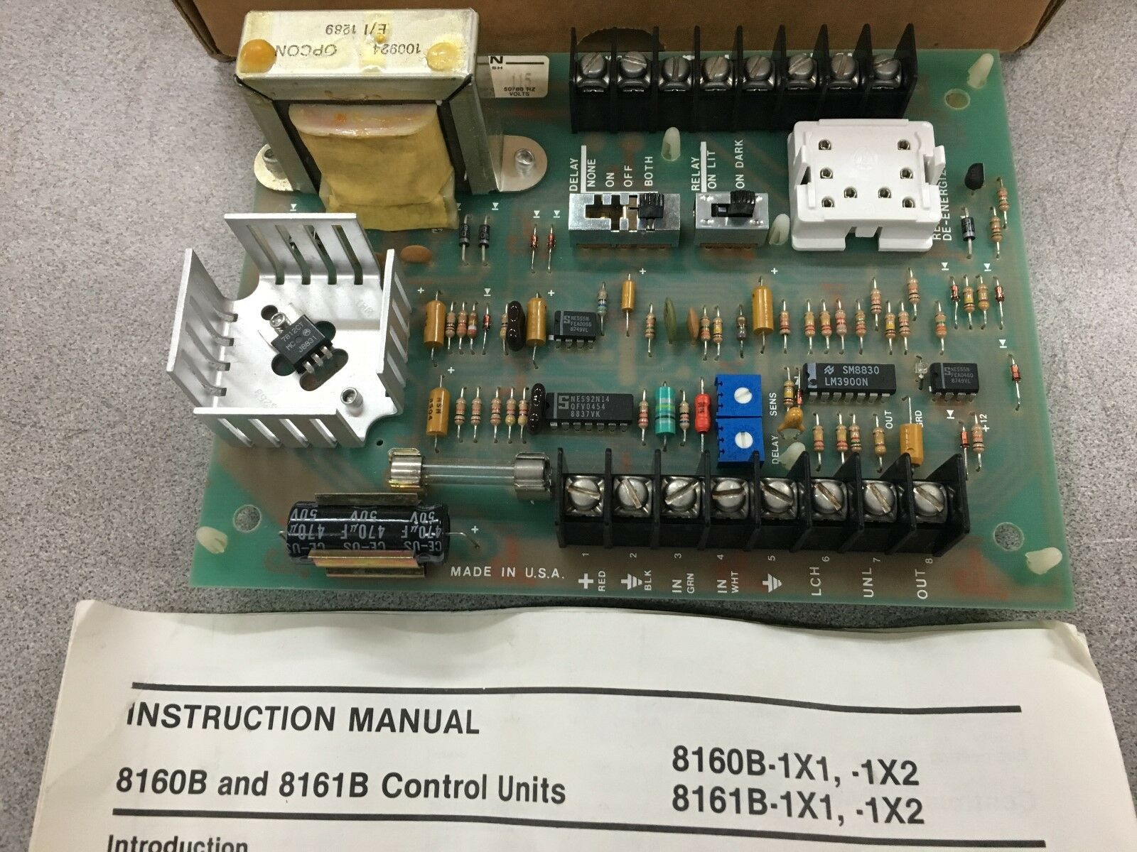 NEW NO BOX CUTLER-HAMMER 60 SERIES PHOTOELECTRIC CONTROLLER 8160B-1X2