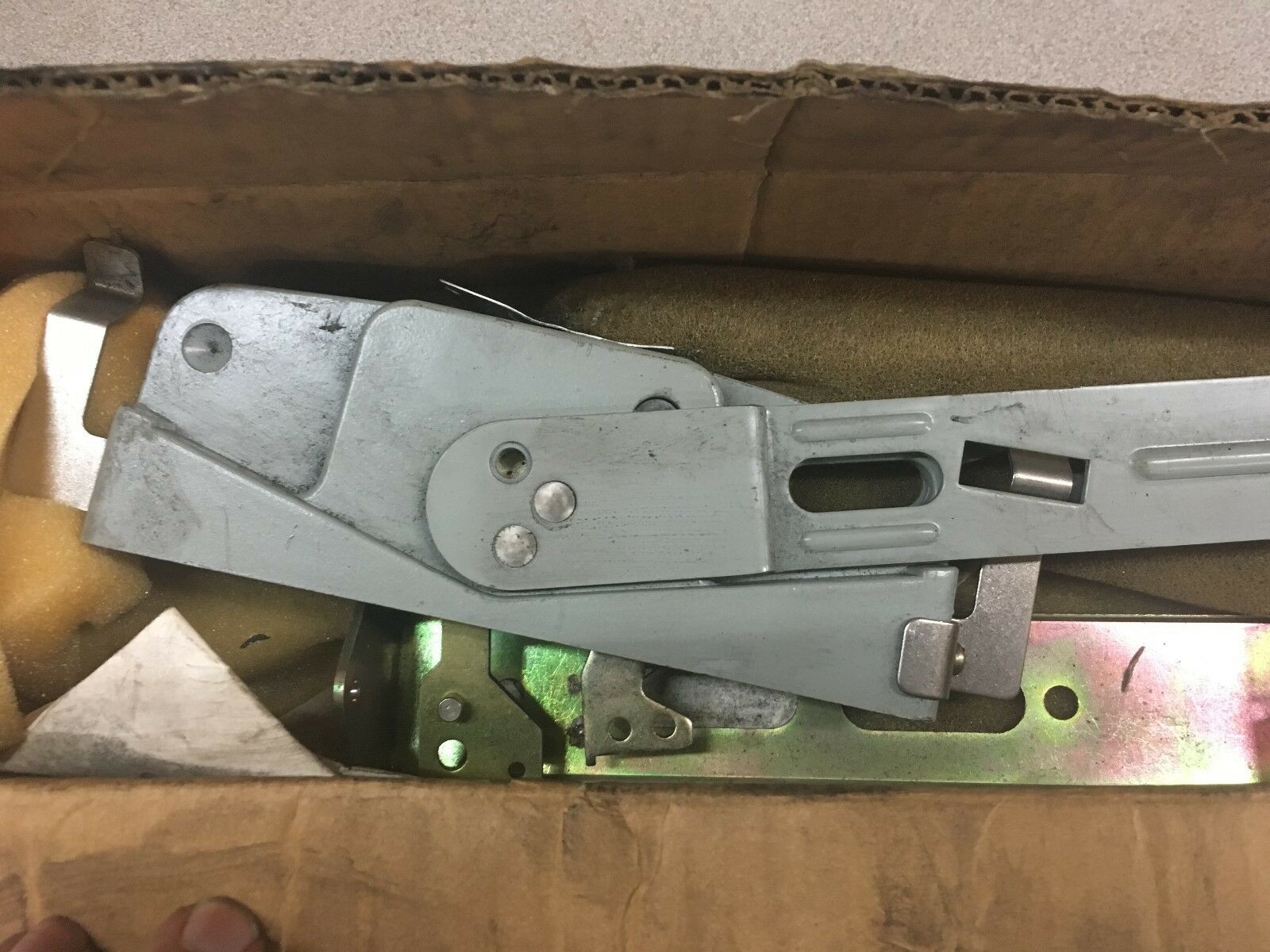 NEW IN BOX GENERAL ELECTRIC FLANGE MOUNTED HANDLE TDA2