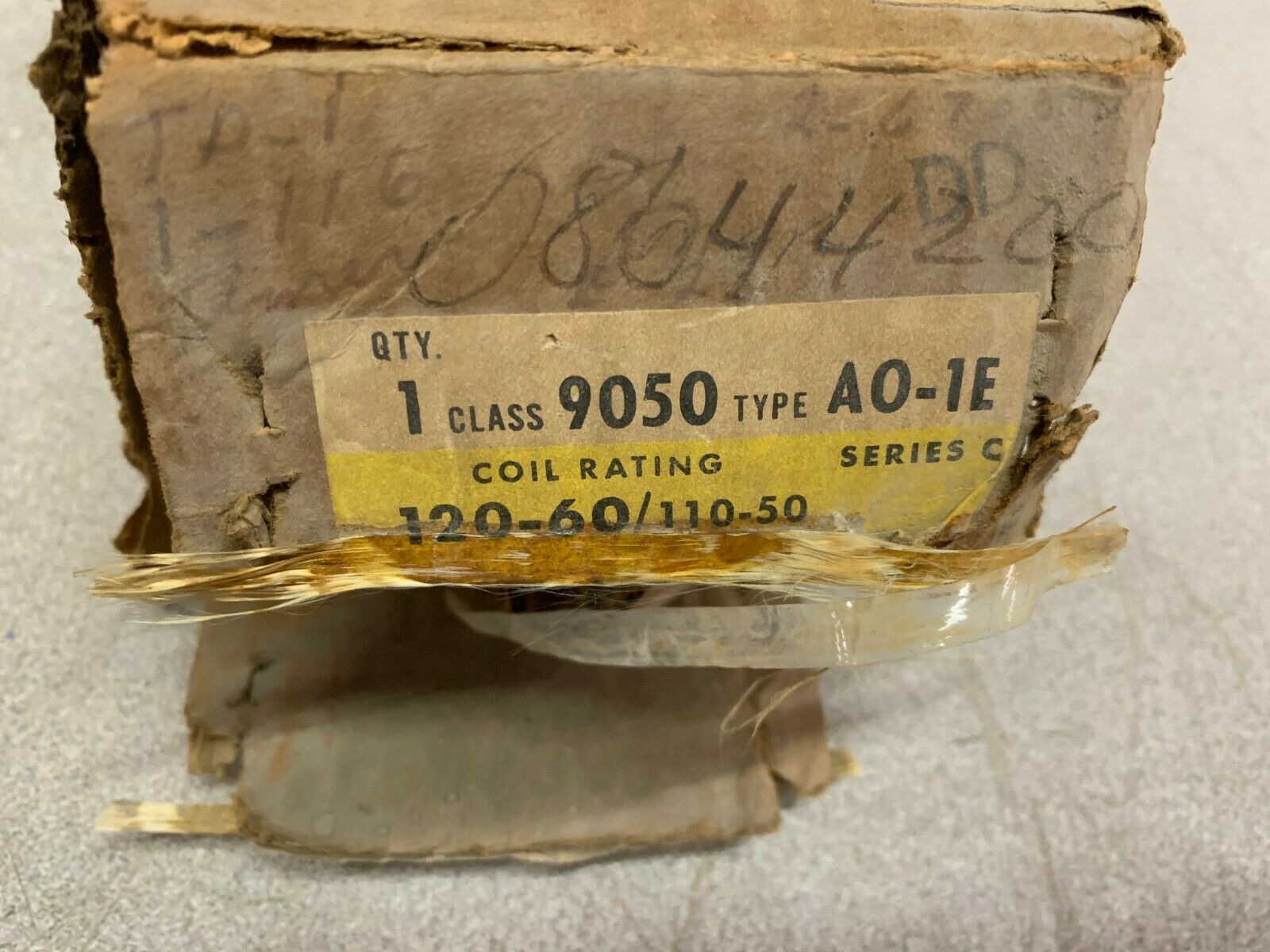 NEW SQUARE D 9050 A0-1E PNEUMATIC TIMING RELAY 9050 AO-1E