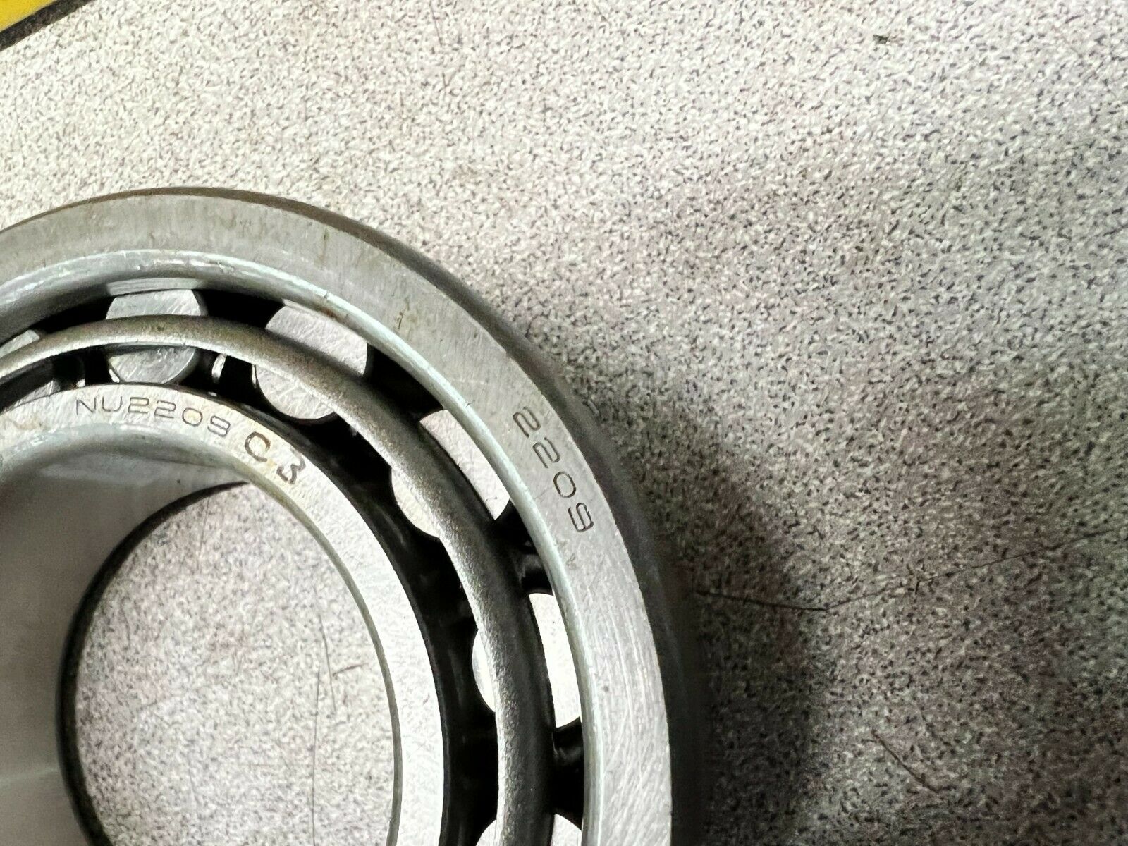 NEW IN BOX NSK NU2209C3 2209 CYLINDRICAL ROLLER BEARING NU2209WC3