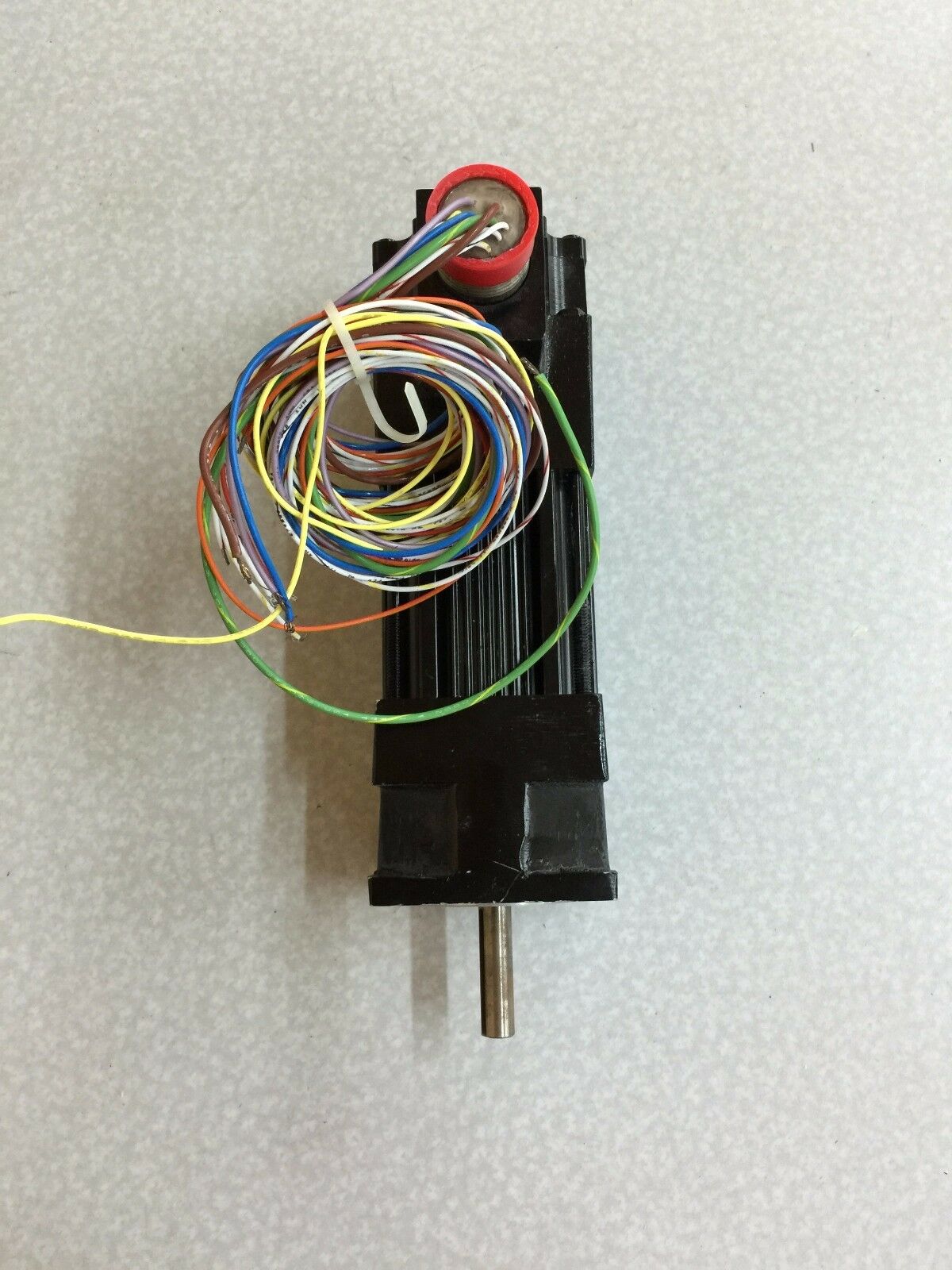 NEW PACIFIC SCIENTIFIC BRUSHLESS DC SERVOMOTOR R34KSNP-R2-NS-NV-02