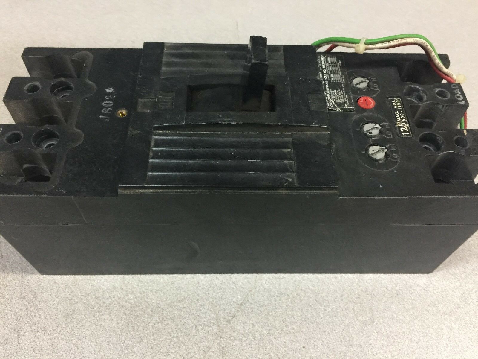 USED GE 125AMP 600VAC 250VDC 2POLE 600-1250TRIP CIRCUIT BREAKER TFK226F00