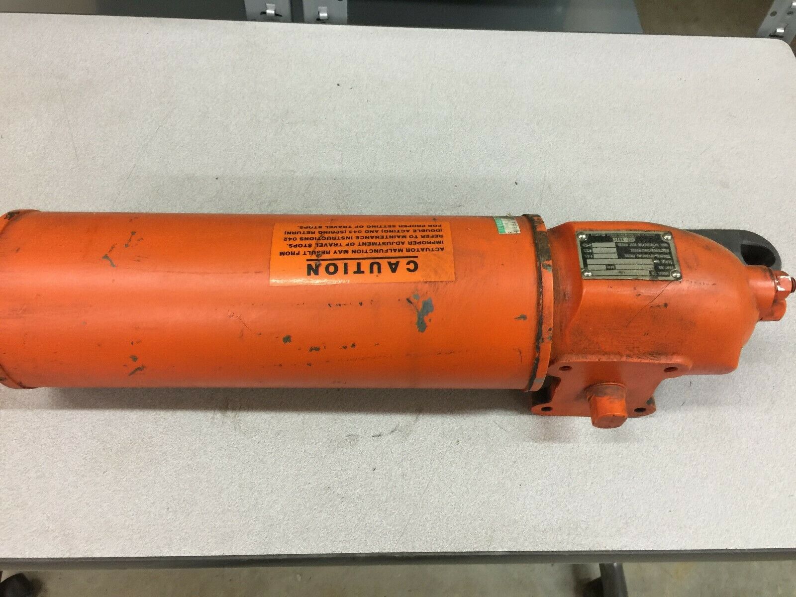 USED GH BETTIS PNEUMATIC SPRING RETURN ROTORY ACTUATOR CB520-SR60