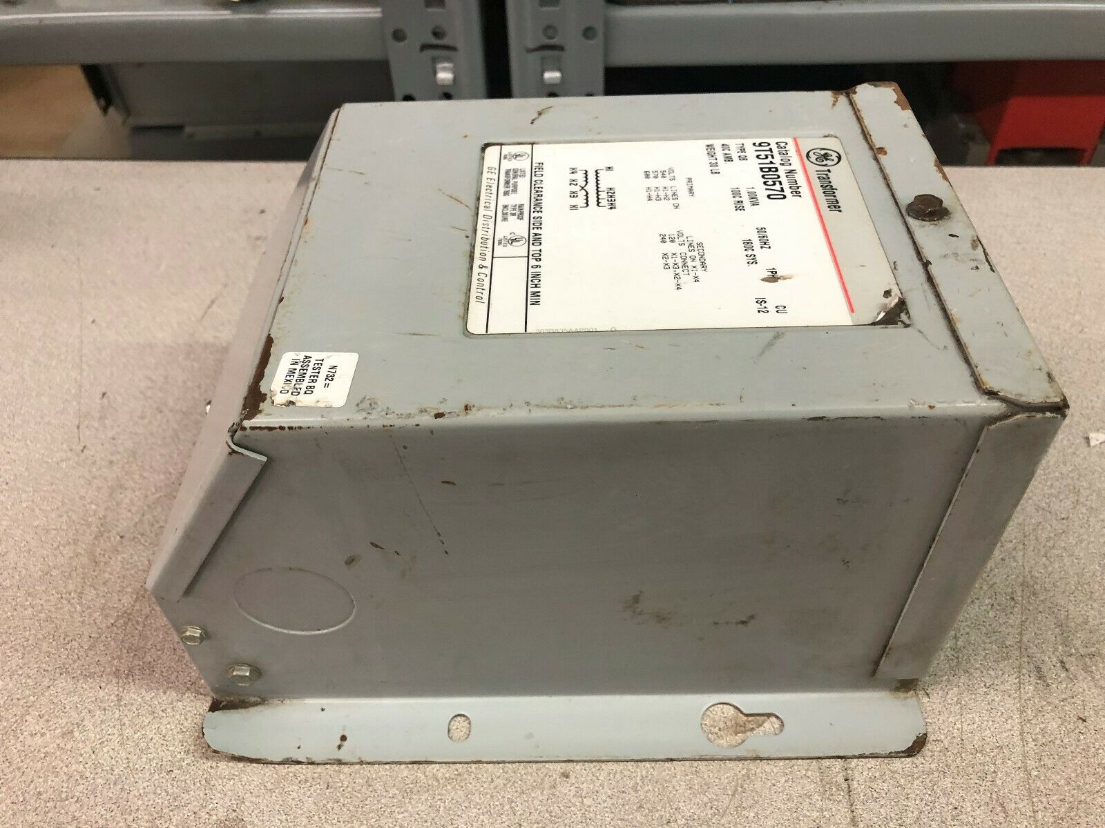 NEW NO BOX GE 1KVA 540/570/600 V PRI 120/240V SEC RAIN PROOF 3R ENCLOSURE TRANSF