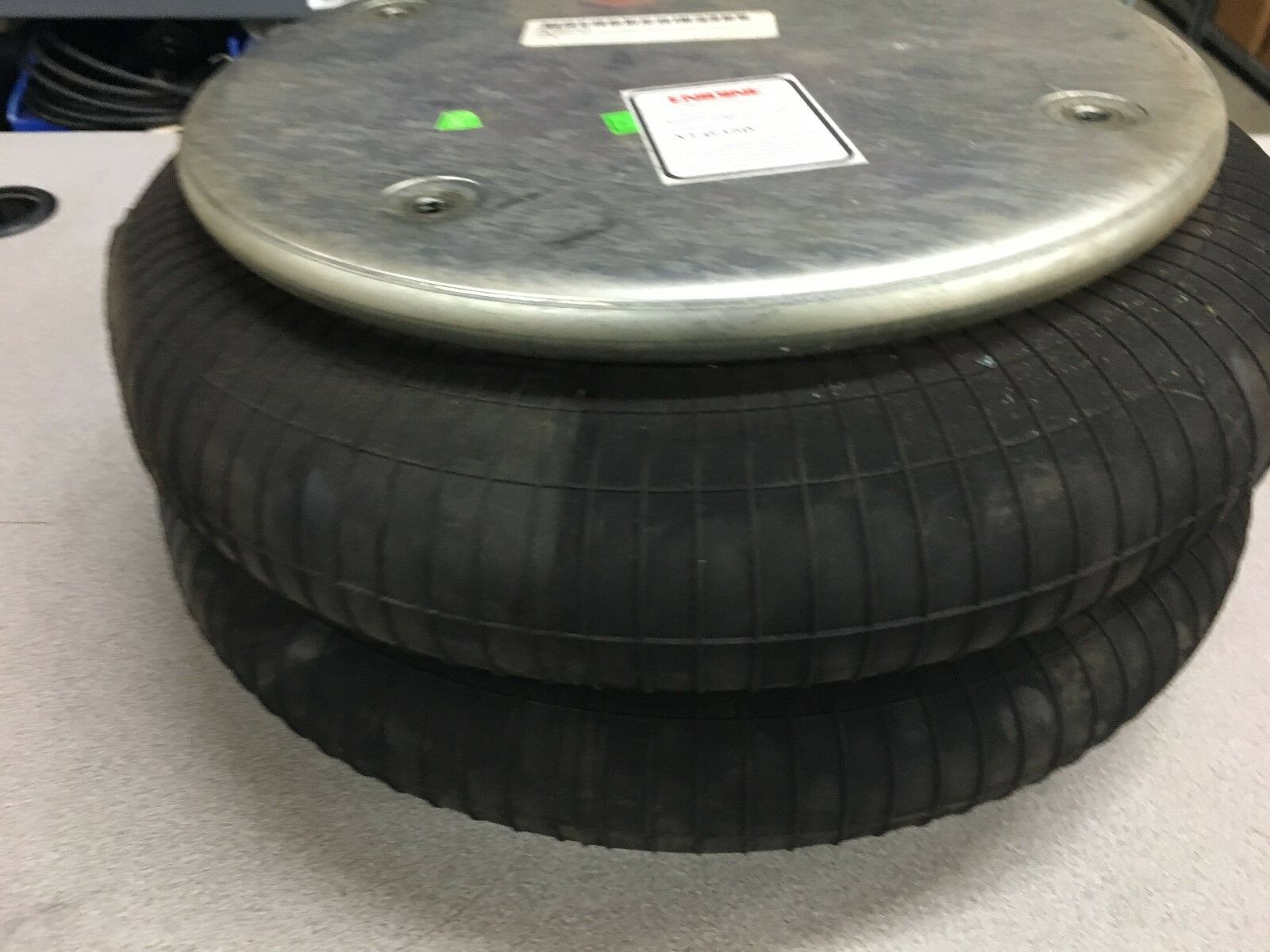 NEW NO BOX ENDINE AIR SPRING YI-FD 530-22-143