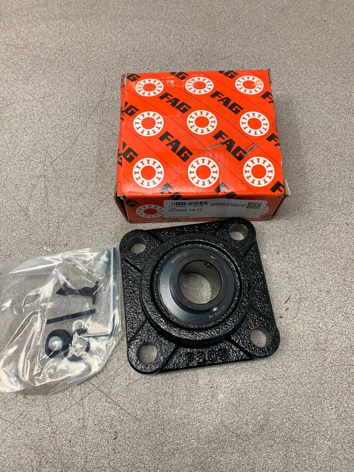 NEW IN BOX FAG 4-BOLT FLANGE BEARING 1" BORE UCF205-16-J7