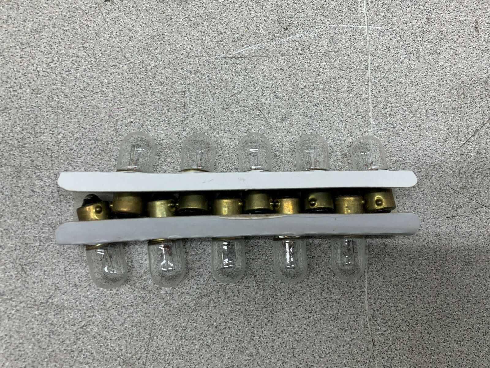 BOX OF 10 NEW IN BOX CEC BULB 1820
