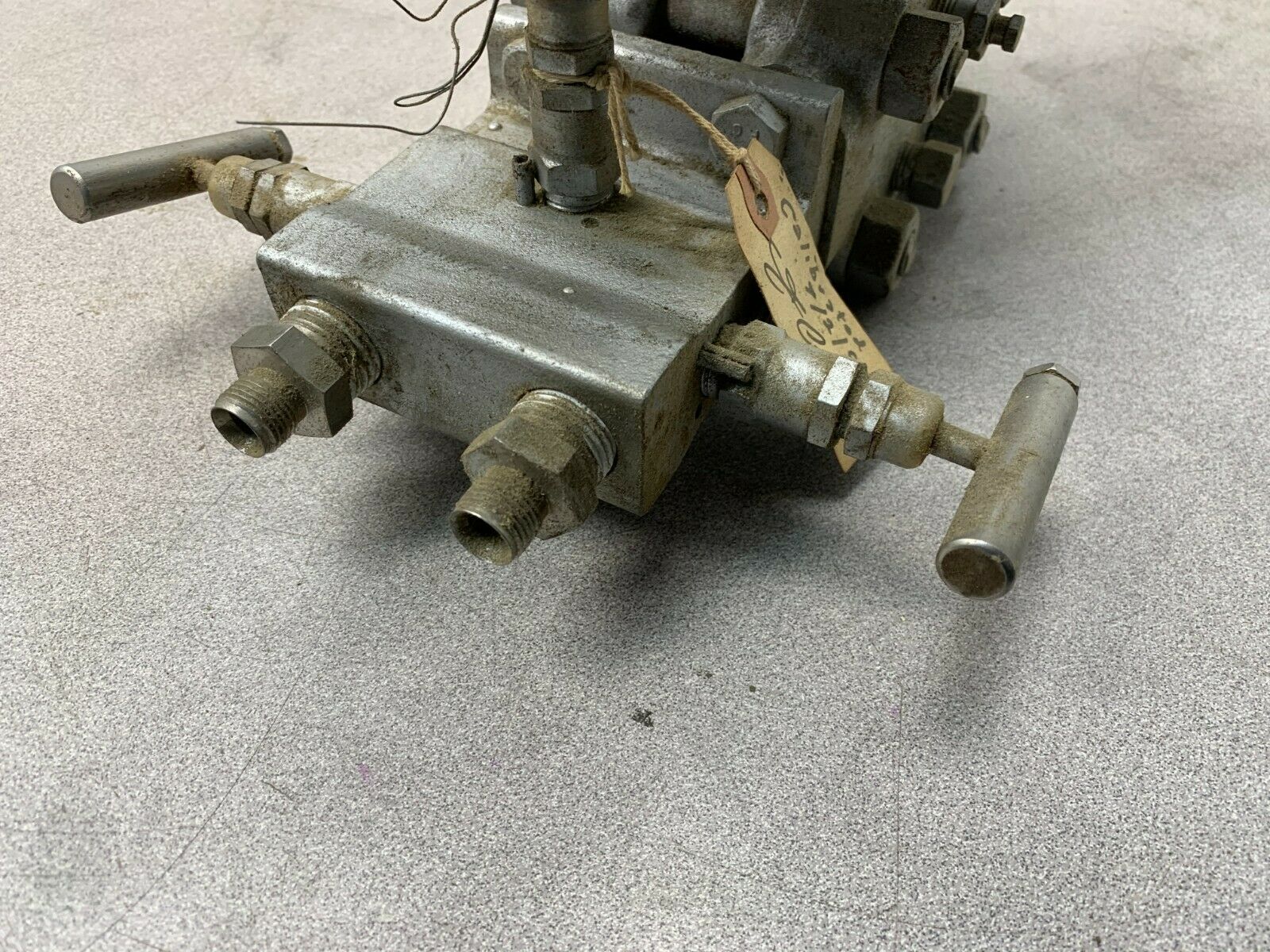 USED FOXBORO ELECTRONIC TRANSMITTER 823DP-I3K1NM1-M