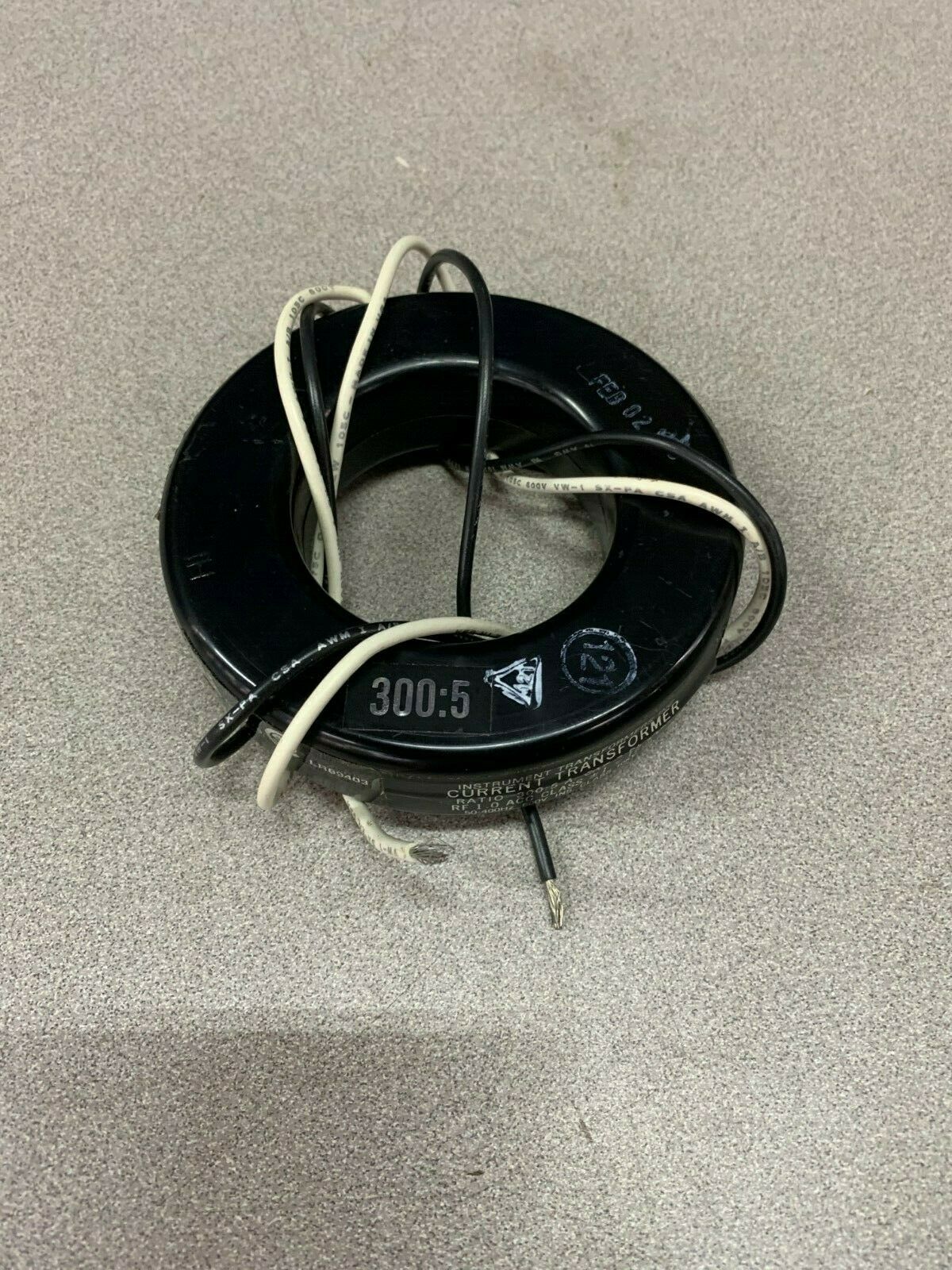 NEW NO BOX INSTRUMENT TRANSFORMERS 300:5 CURRENT TRANSFORMER 7RL-301
