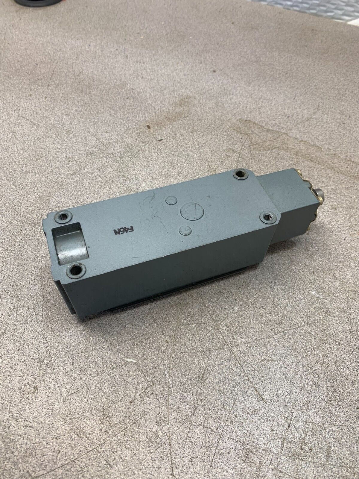 NEW NO BOX ALLEN-BRADLEY OILTIGHT LIMIT SWITCH 802T-BT SERIES 1