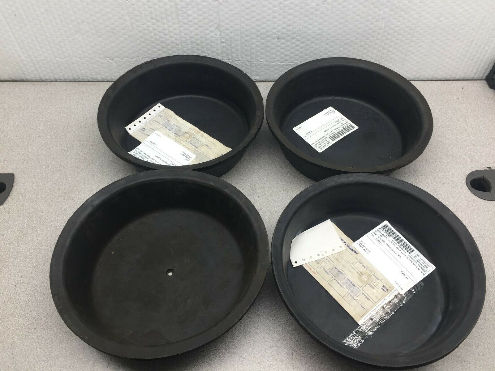 NEW NO BOX (LOT OF 4) UNITED CONVEYOR LOW TEMP RUBBER DIAPHRAGM 40884-1