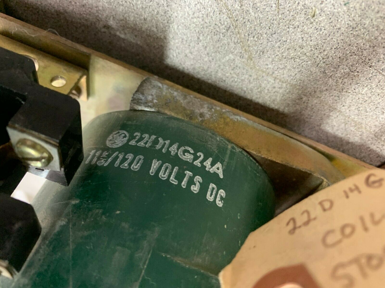 NEW NO BOX GENERAL ELECTRIC RELAY IC2820B200AF32E WITH COIL 22D14G24A