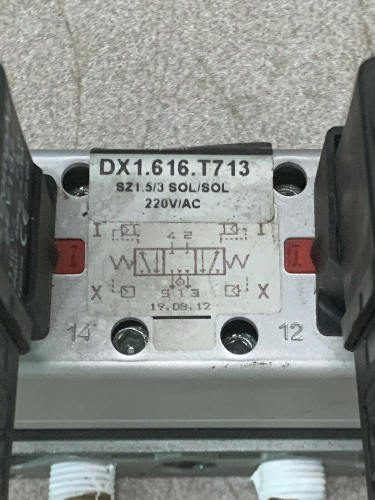 NEW NO BOX COMPAIR PNEUMATIC VALVE DX1.616.T713