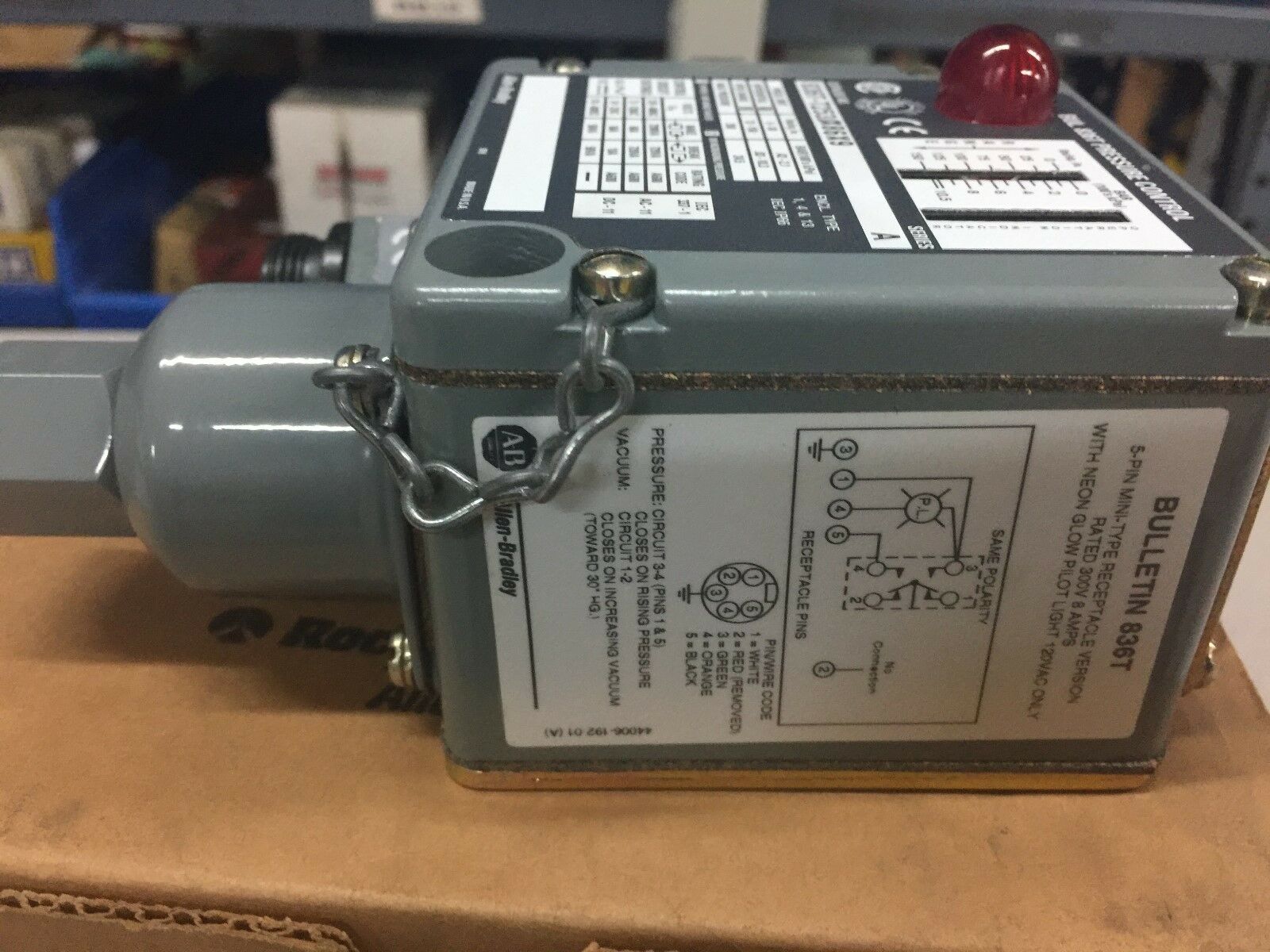 NEW IN BOX ALLEN BRADLEY PRESSURE CONTROL SWITCH 836T-T253JX86X9