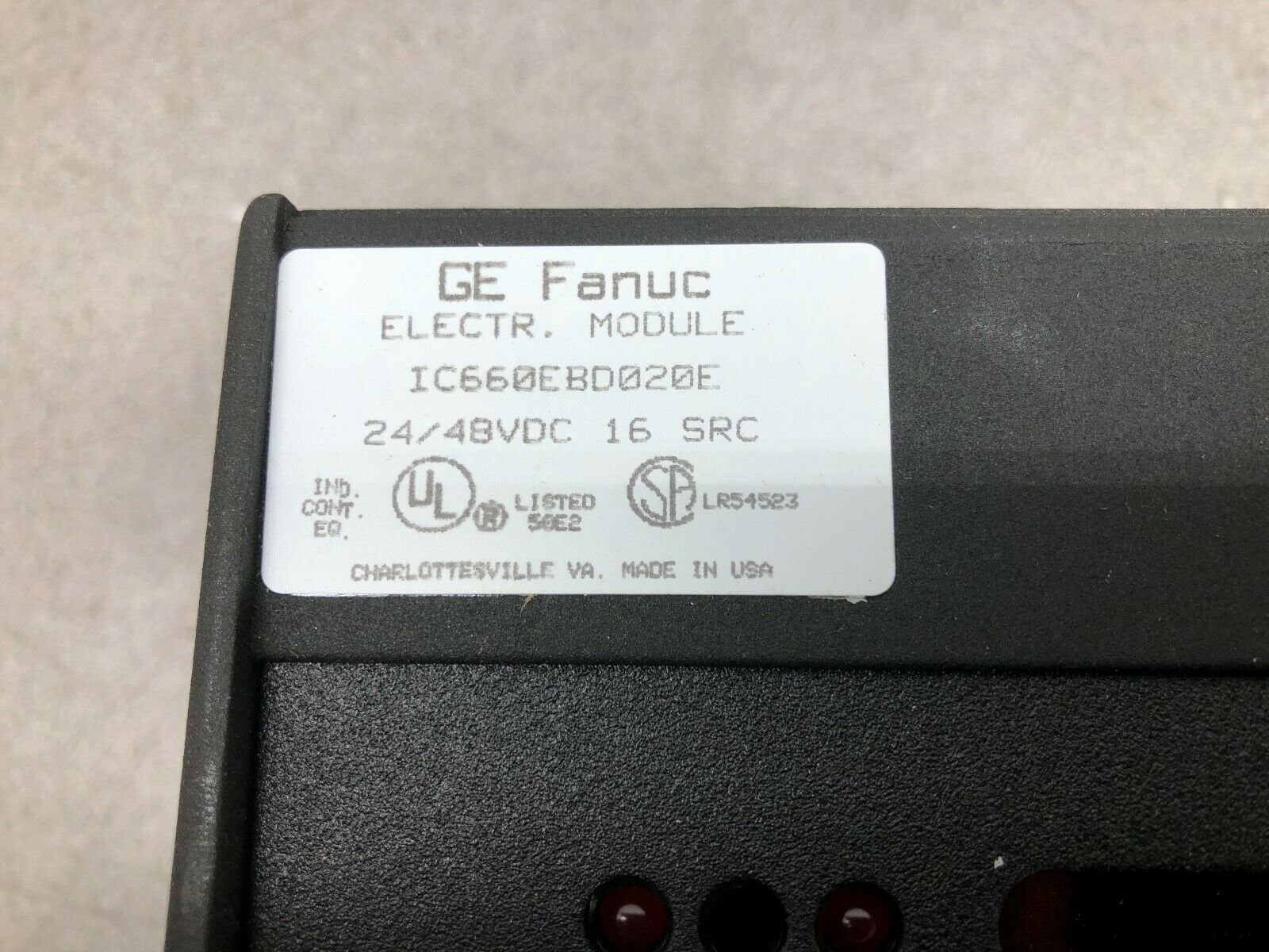 NEW IN BOX GE FANUC GENIUS 24-48 VDC IN/OUT 16 PT SOURCE BLOCK IC660TSD020B