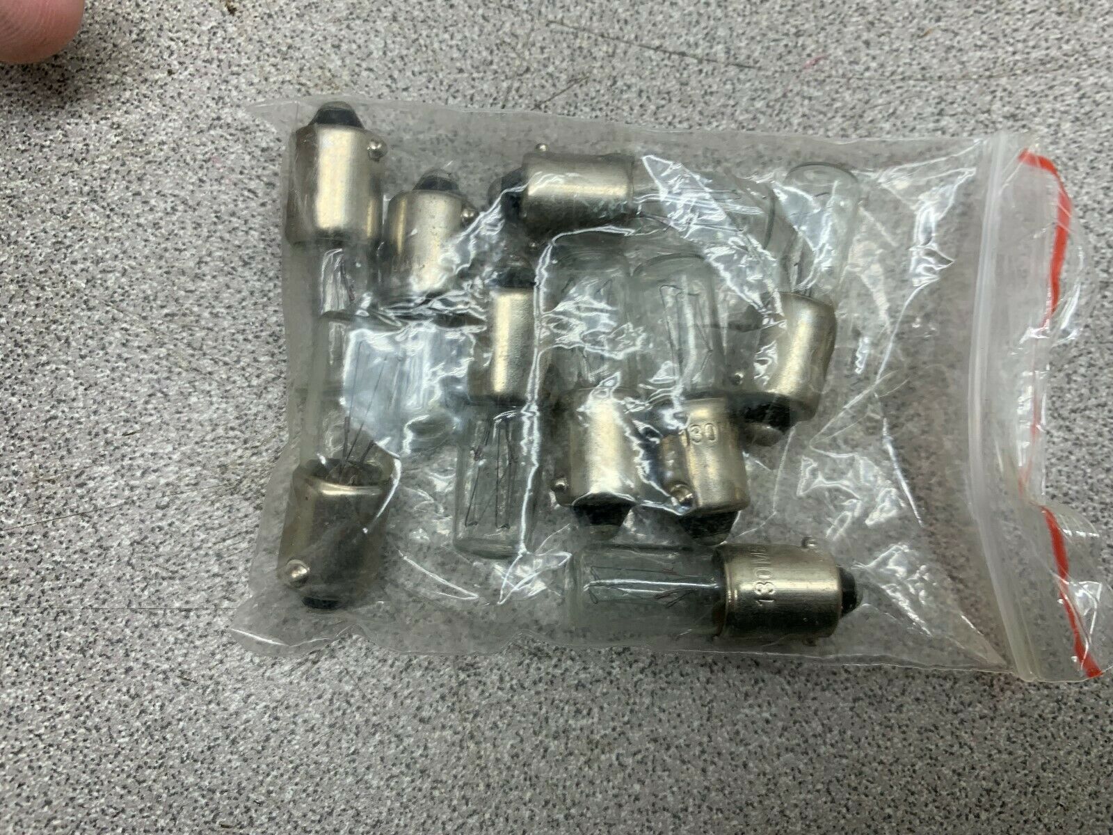 BOX OF 9 NEW IN BOX GENERIC BULB 130MB