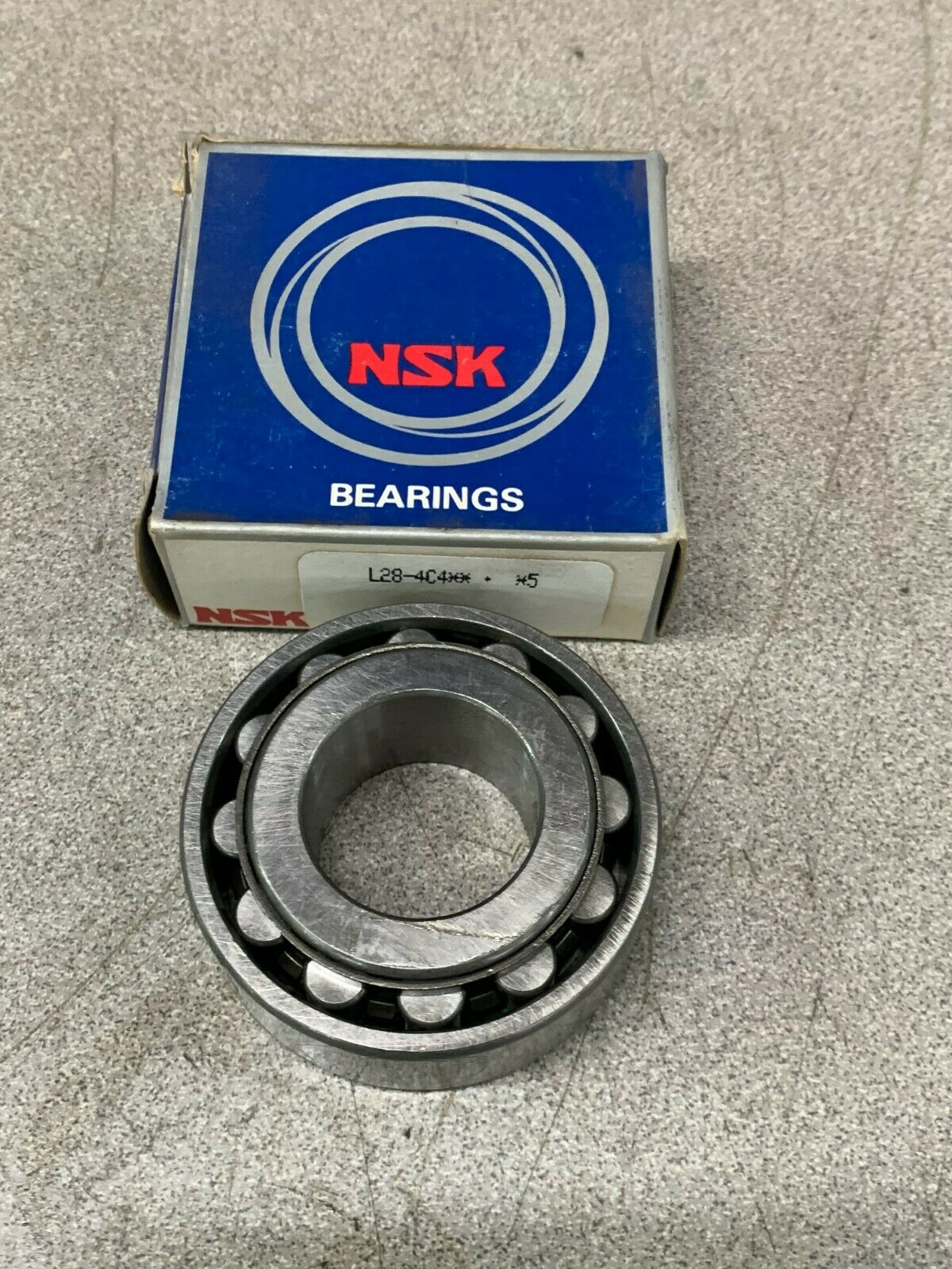 NEW IN BOX NSK L284C4 ROLLER BEARING L28-4C4**