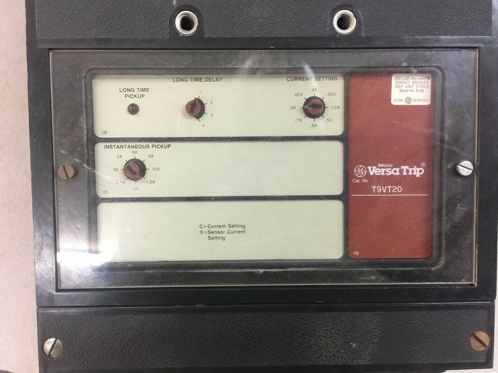 USED GE 800 AMP 3 POLE 600 VAC BREAKER WITH TKCD DRAWOUT SUBSTRUCTURE THK9VF46