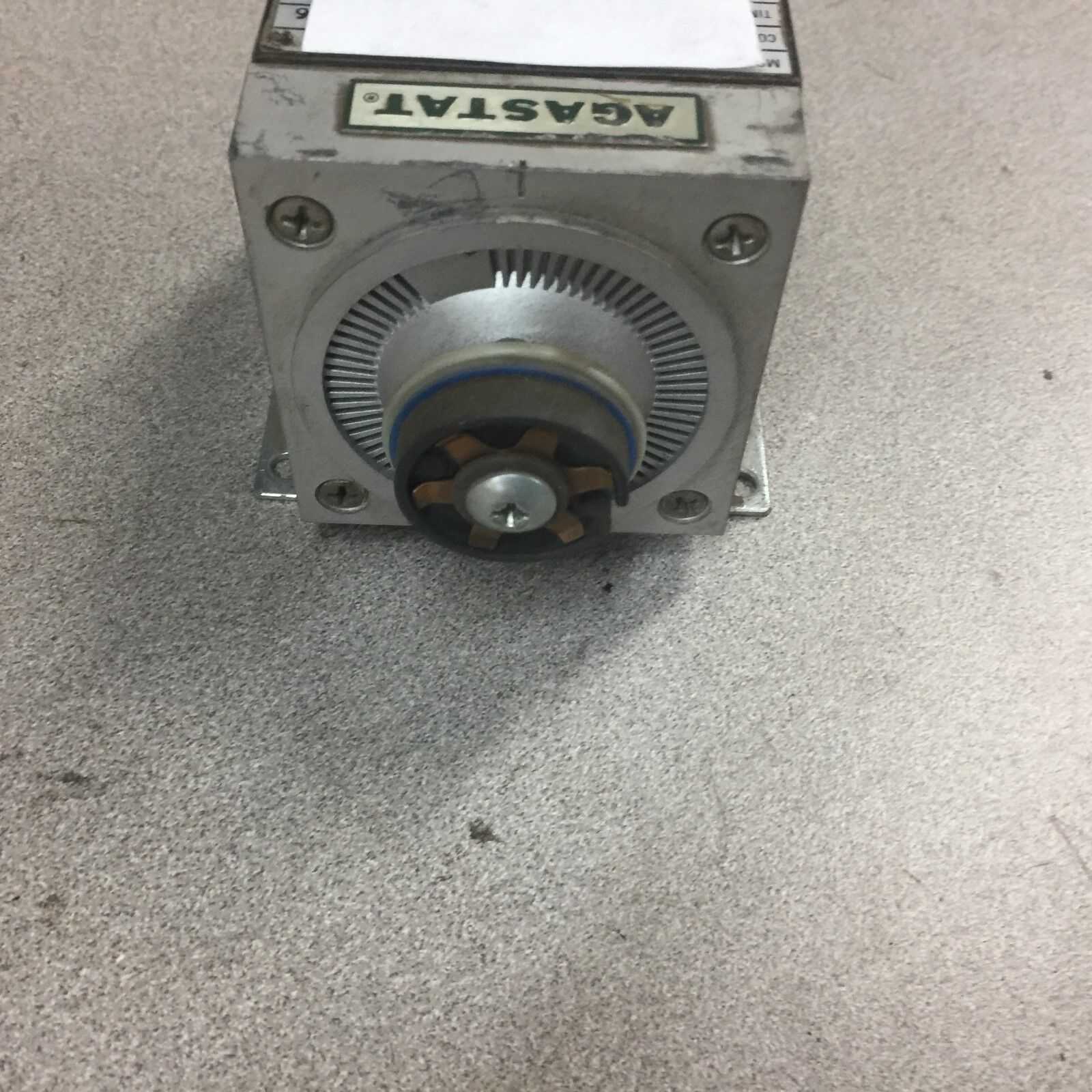USED TYCO AGASTAT TIME RELAY MISSING KNOB 120 V 20-200 SEC 7012AE