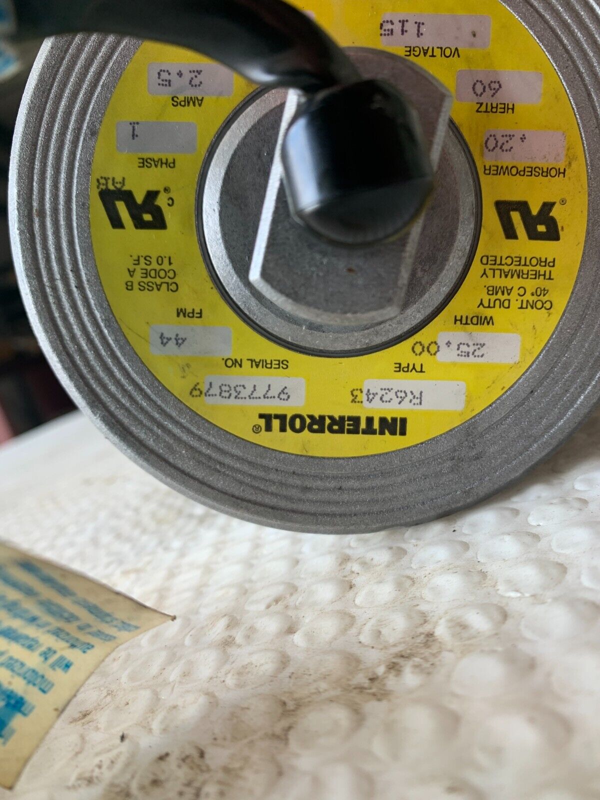 NEW NO BOX INTERROLL 44FPM CONVEYOR ROLLER MOTOR .20HP 115VAC. 25" WIDTH R6243