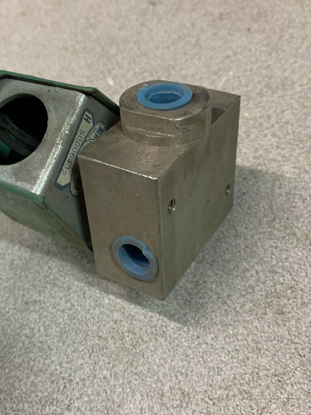 NEW NO BOX ASCO RED HAD 3/32" SOLENOID VALVE 110/120V. COIL 8317A8