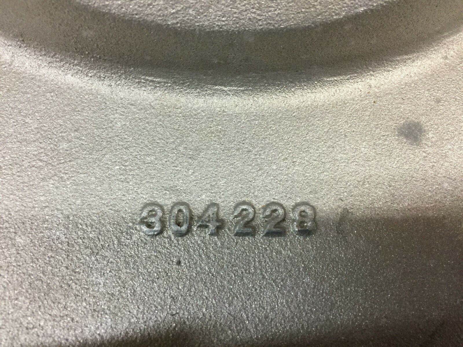 NEW NO BOX APPLETON ANGLED BACK BOX 304234 / 304228