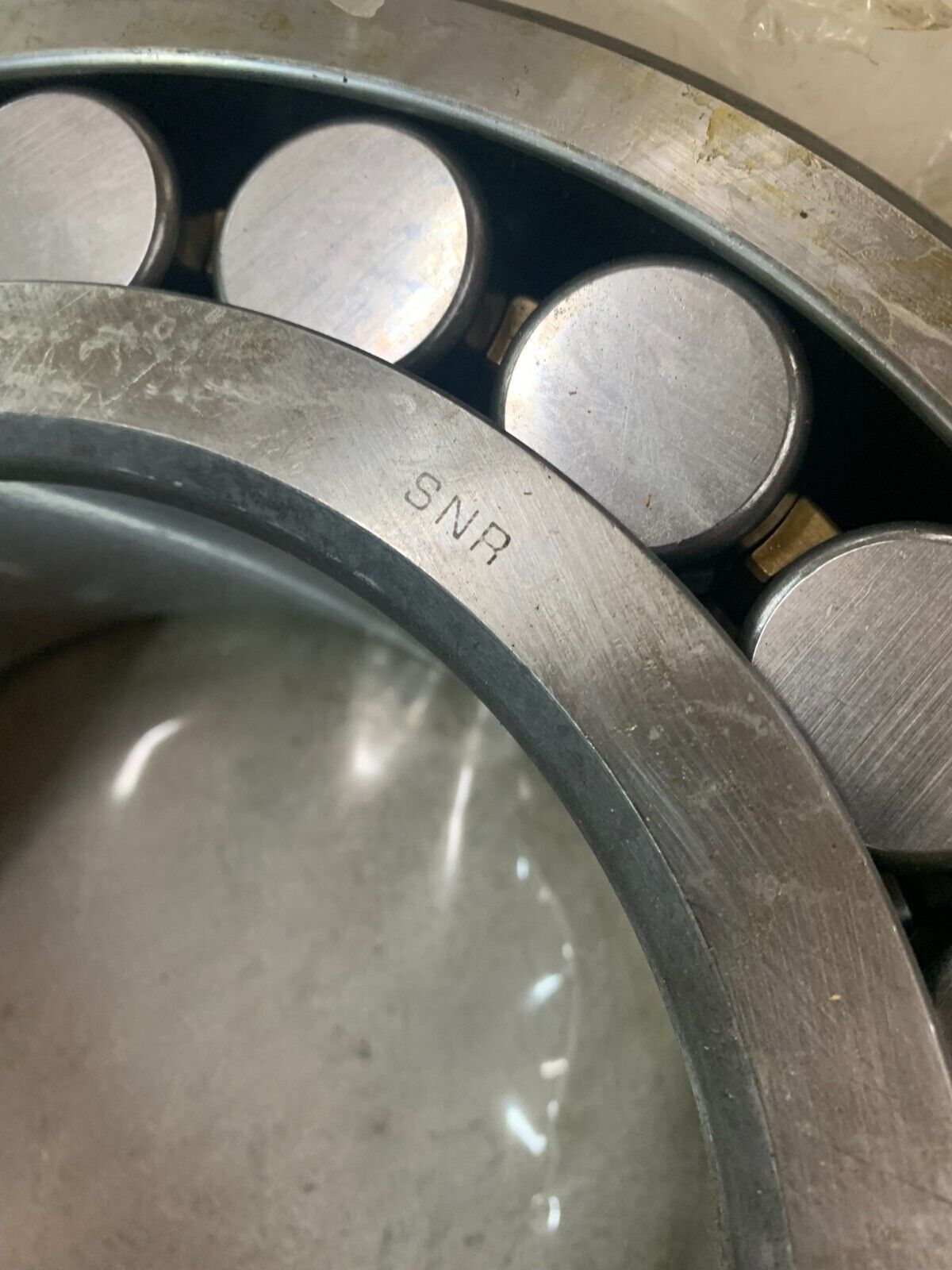 NEW NO BOX SNR 22230 V F107 ROLLER BEARING 22230VF107