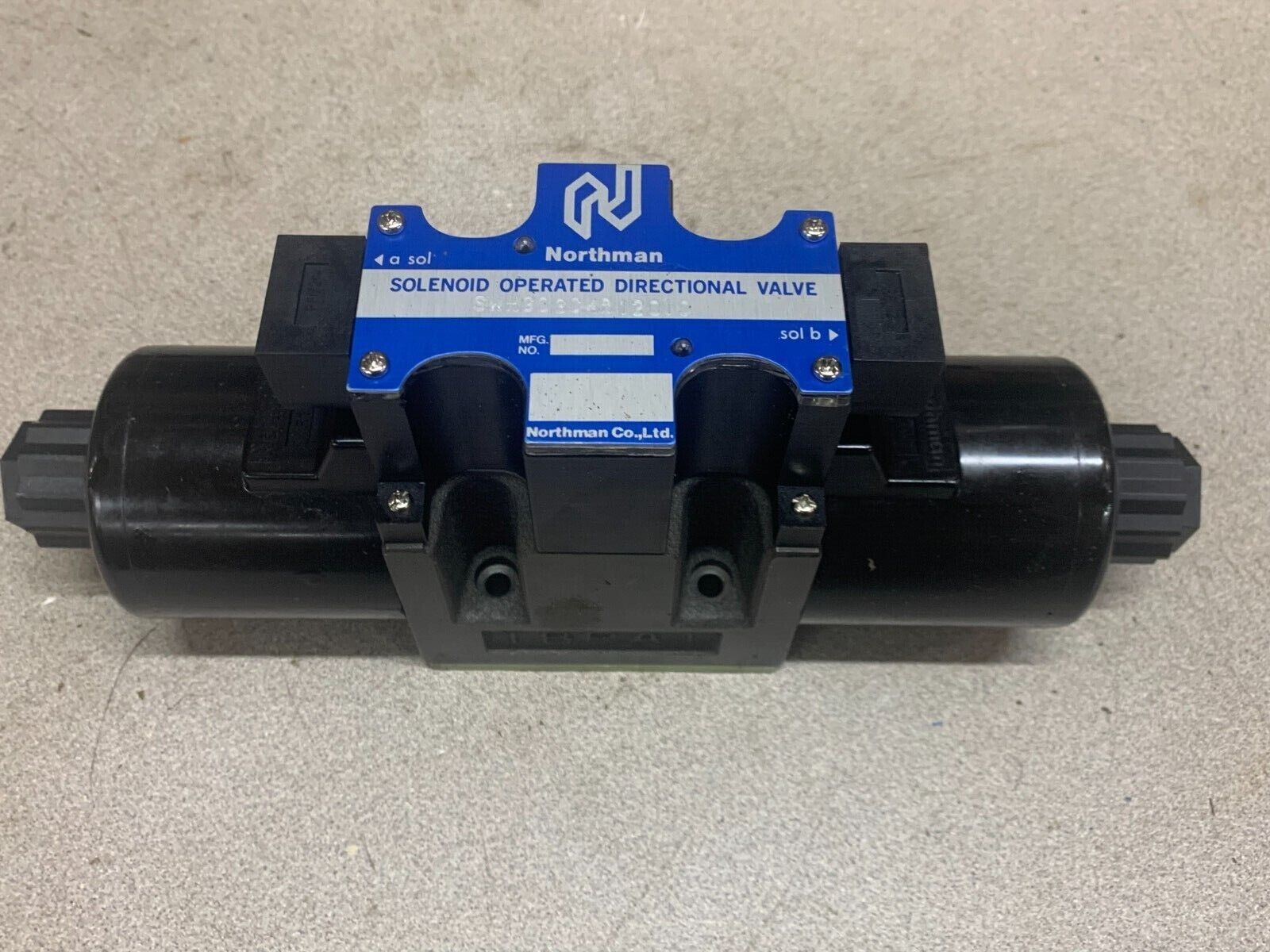 NEW NO BOX NORTHMAN HYDRAULIC SOLENOID OPERATED DIRECTIONAL VALVE SWHG03C4R12010