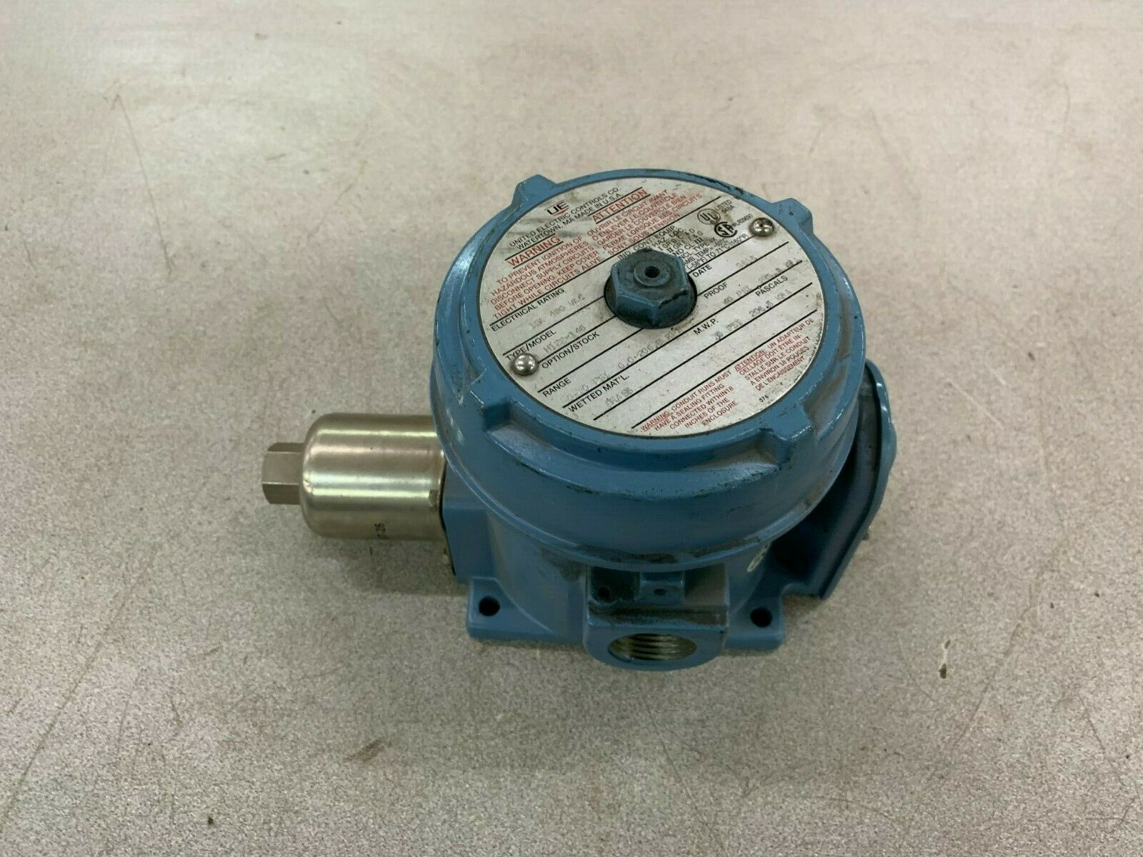 NEW NO BOX UNITED ELECTRIC PRESSURE SWITCH H122-146