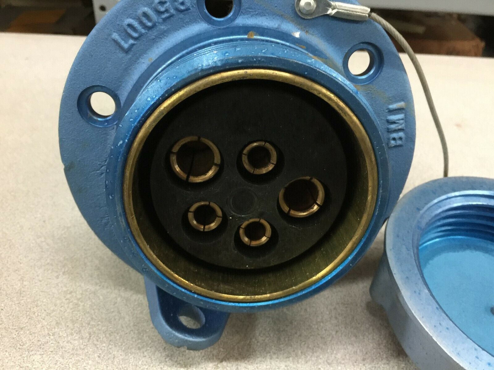 NEW NO BOX BLUEFIELD MFG 5PIN 400 AMP RECEPTACLE 5000-RW