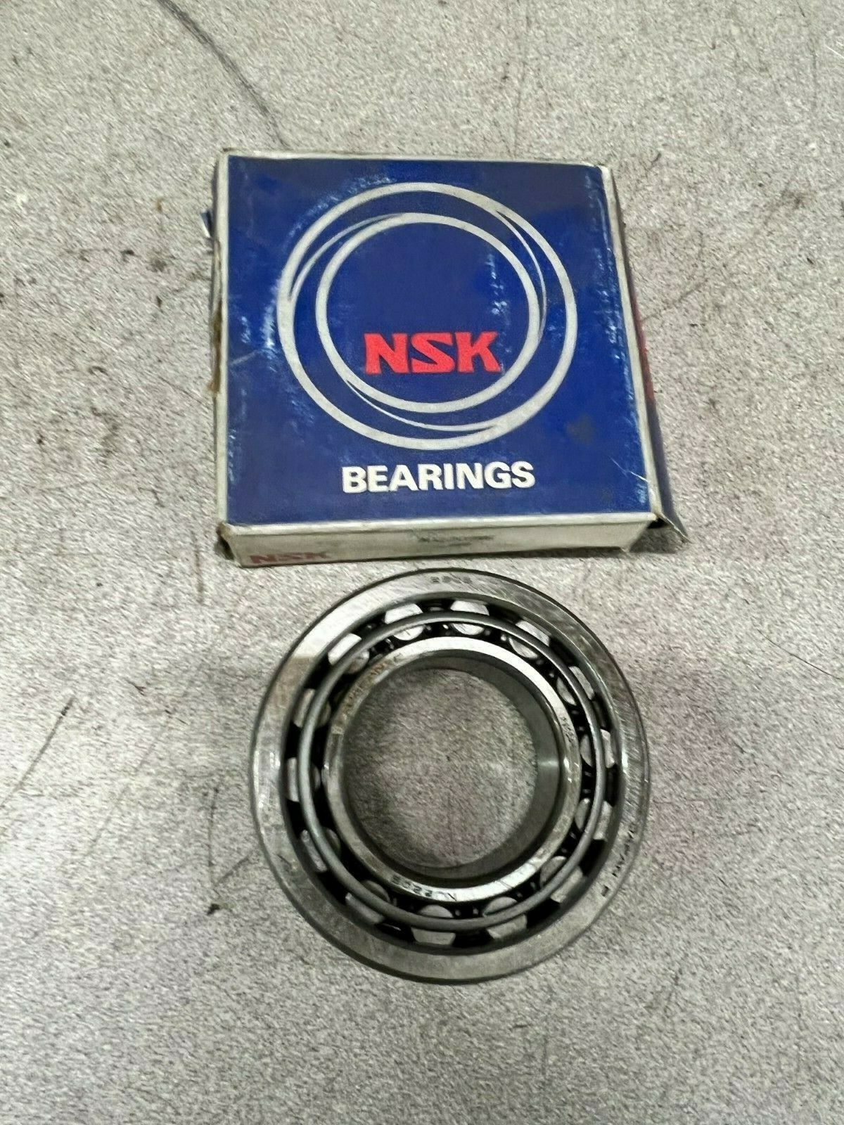NEW IN BOX NSK 2209 NU2209 CYLINDRICAL ROLLER BEARING NJ2209W