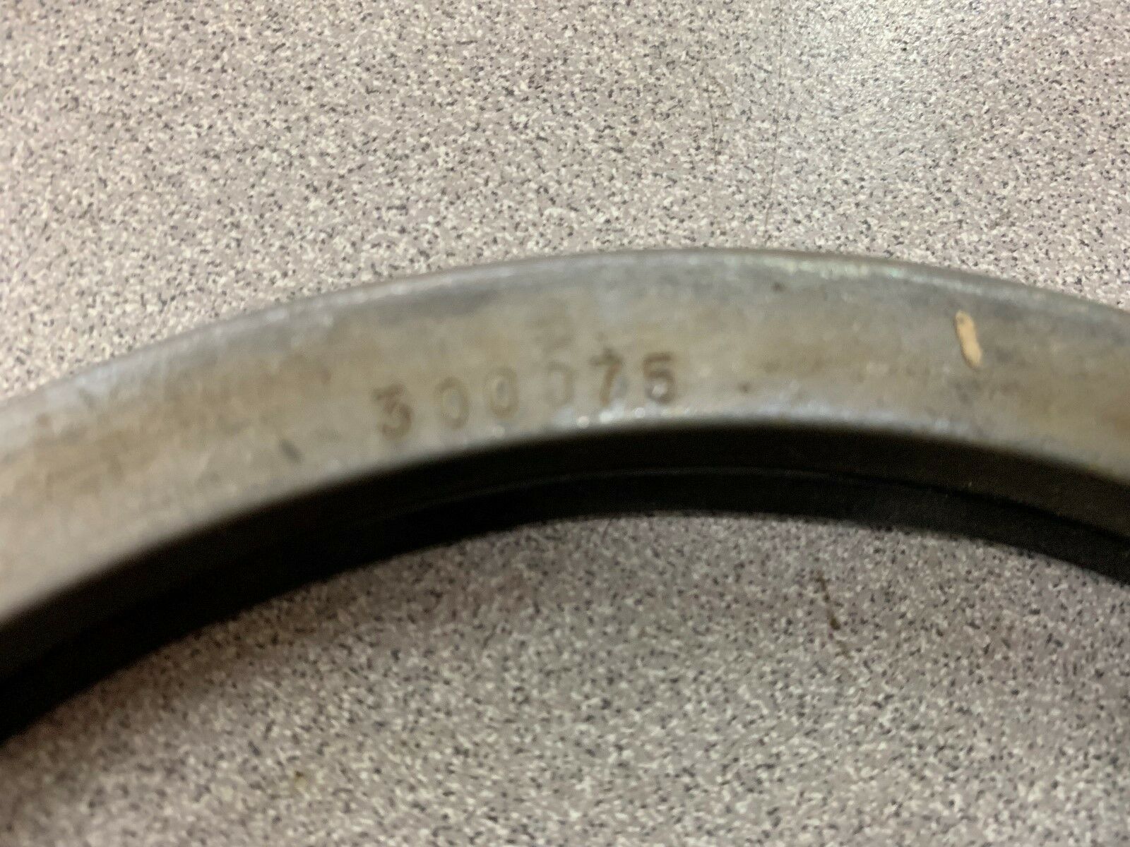 NEW NO BOX CATERPILLAR BEARING 300075