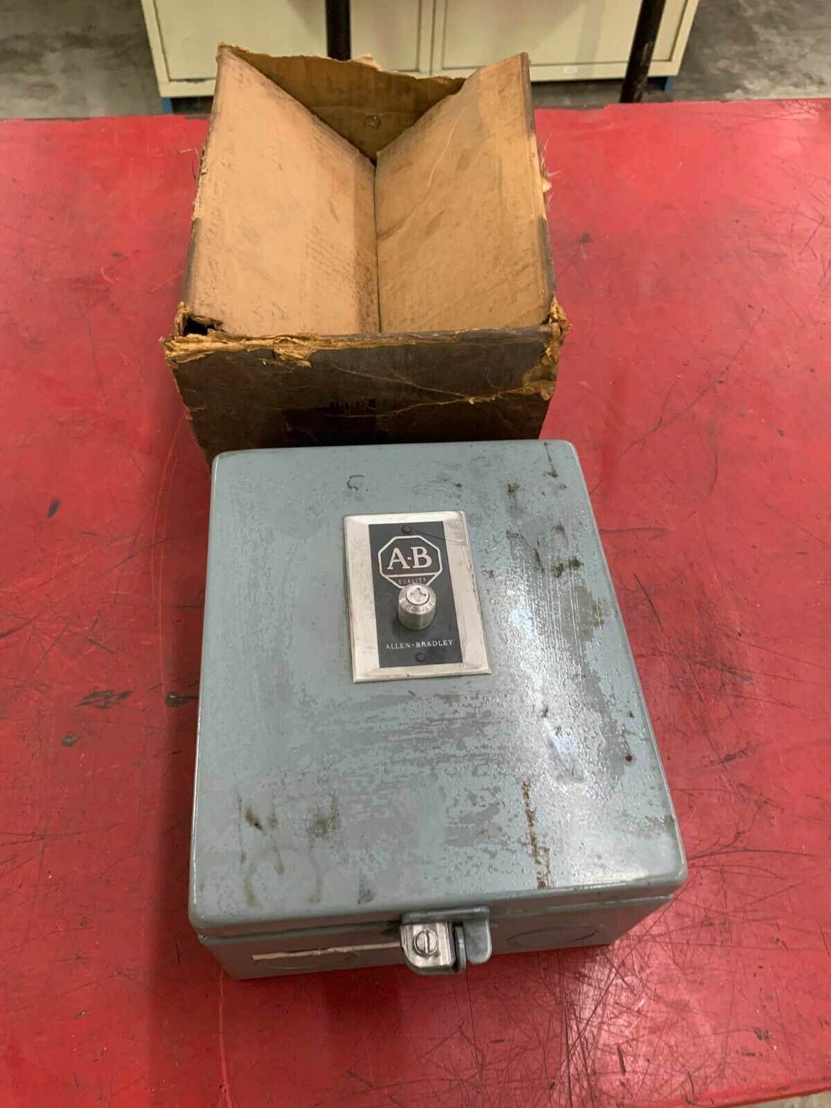 NEW ALLEN-BRADLEY SIZE 2 Motor Overload WITH Enclosure 815-CAV16 SERIES K