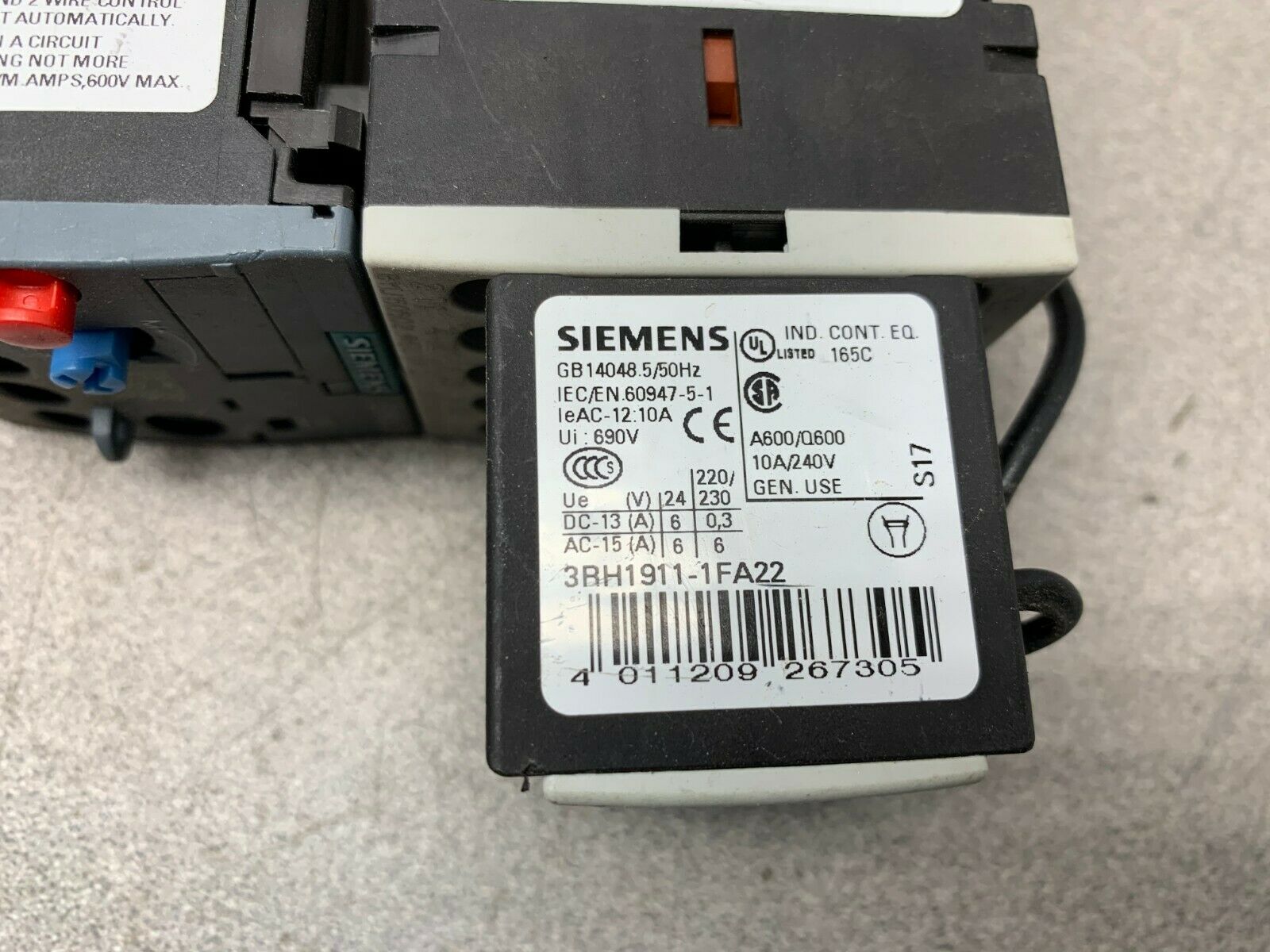 USED SIEMENS CONTACTOR 3RT1017-1AN21 WITH RELAY 3RU2116-1HB0 AND 3RH1911-1FA22